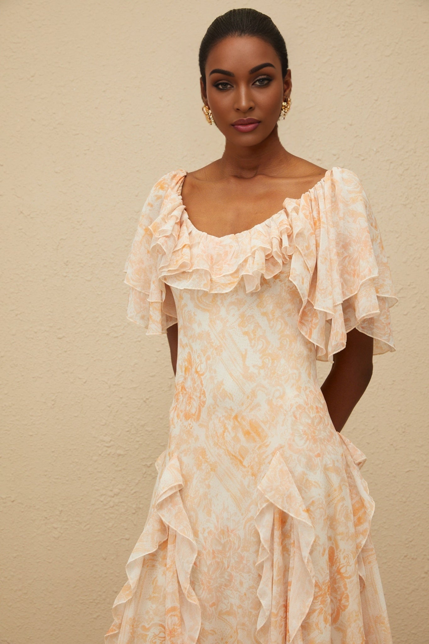 Neutrals Multicolor Floral Print Midi Dress with Batwing Sleeves and Ruffled Detailing