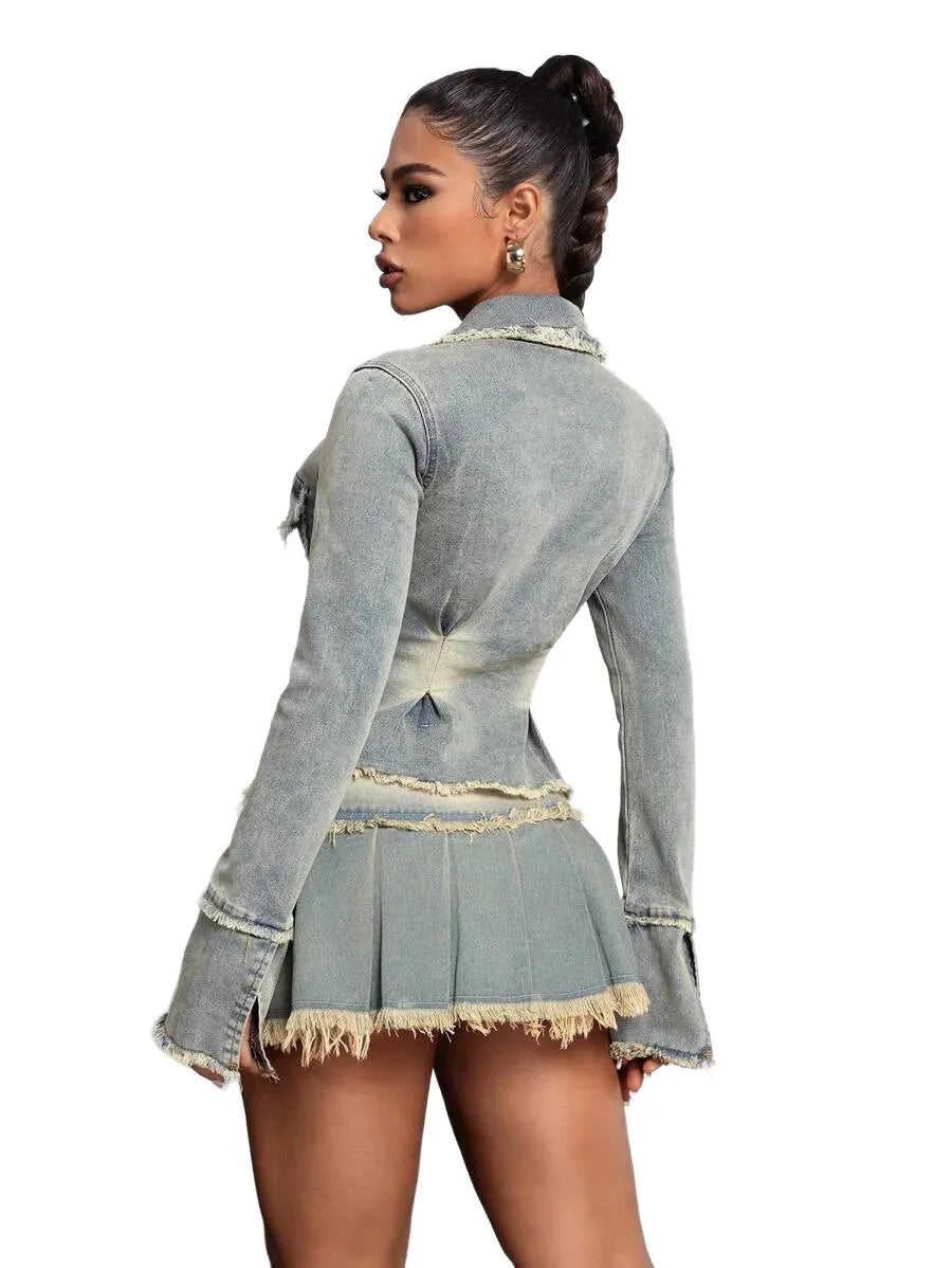 PETITE Womens Long Sleeve Zip Up Denim Jacket With Pockets And Raw Edges