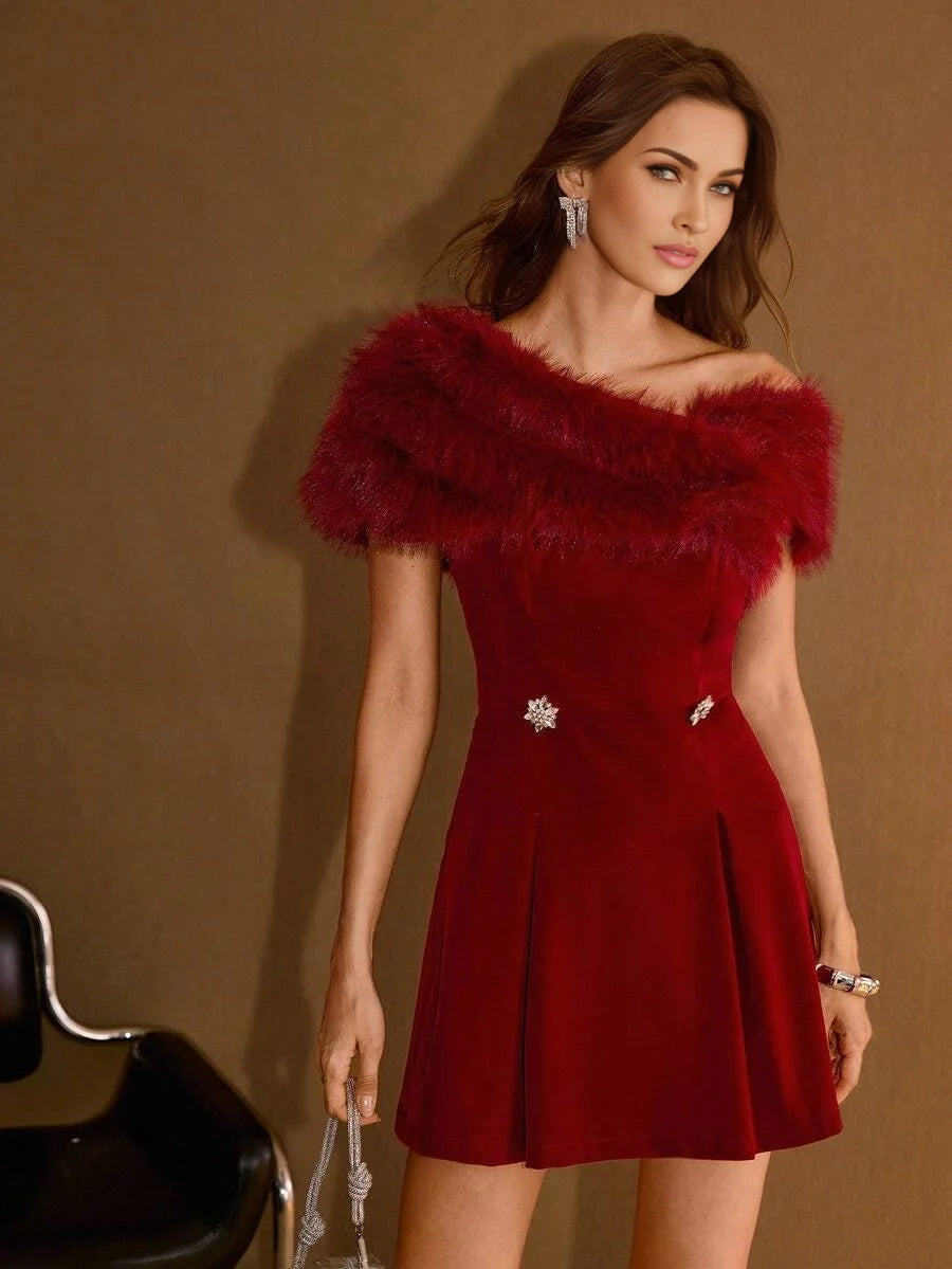 PREMIUM ASYMMETRICAL SHOULDER FAUX FUR COLLAR WAIST RHINESTONE BUCKLE DECOR VELVET SHORT DRESS