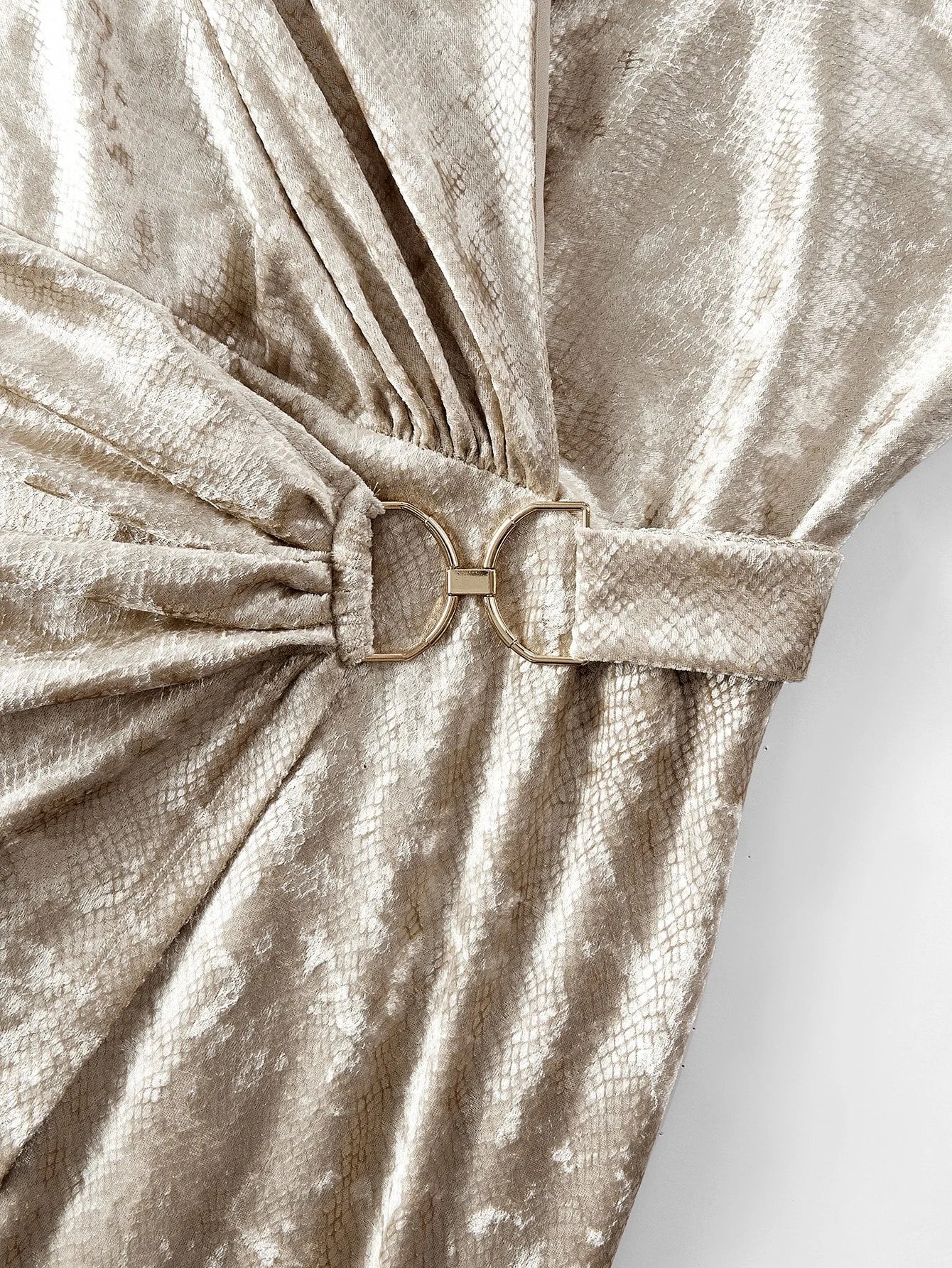 PREMIUM CHRISTMAS PLUS SIZE WOMEN VELVET STRUCTURED DESIGN MIDLENGTH DRESS