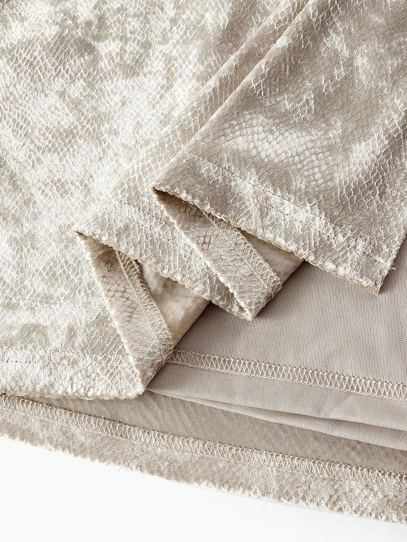 PREMIUM CHRISTMAS PLUS SIZE WOMEN VELVET STRUCTURED DESIGN MIDLENGTH DRESS