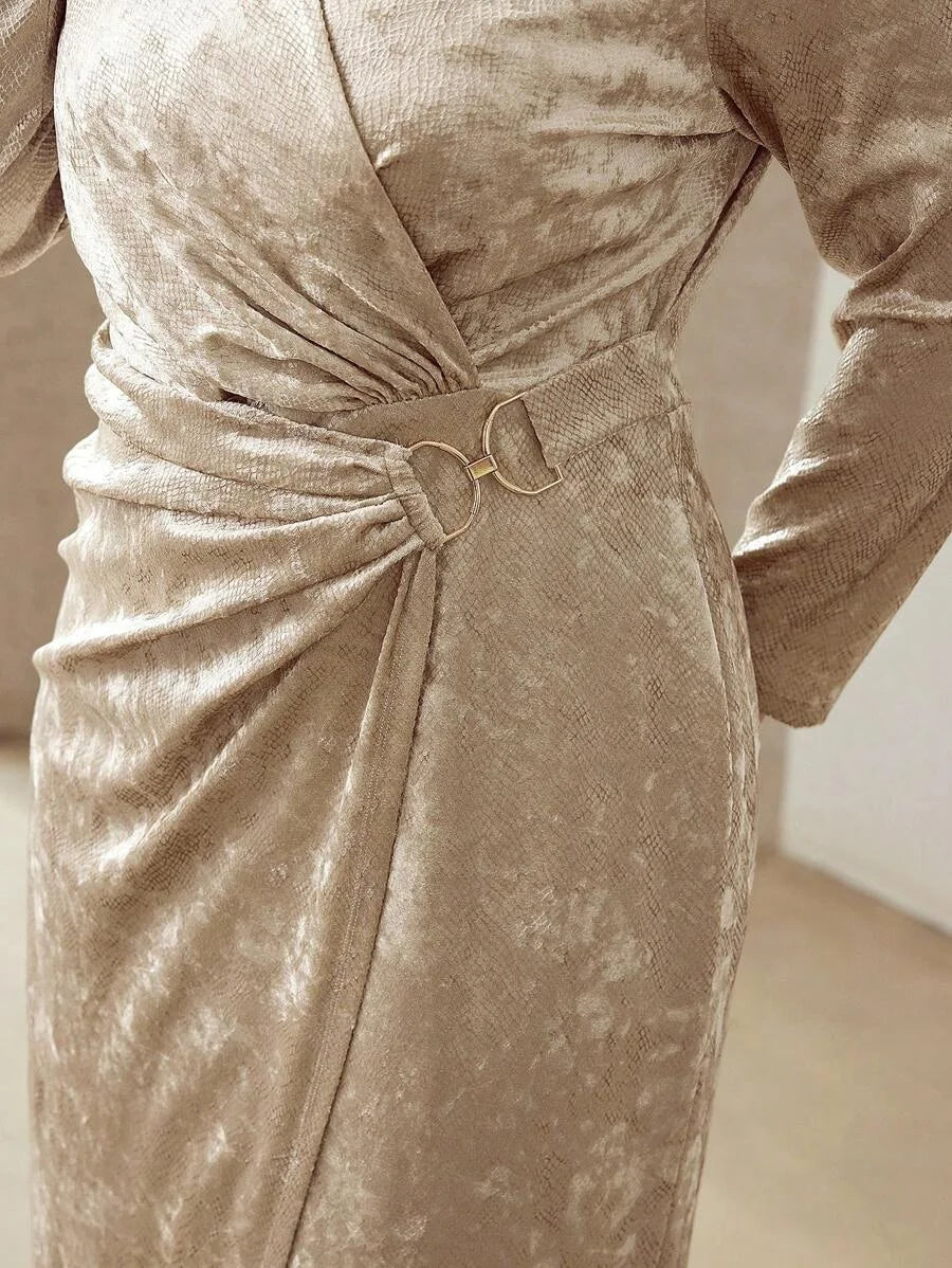 PREMIUM CHRISTMAS PLUS SIZE WOMEN VELVET STRUCTURED DESIGN MIDLENGTH DRESS