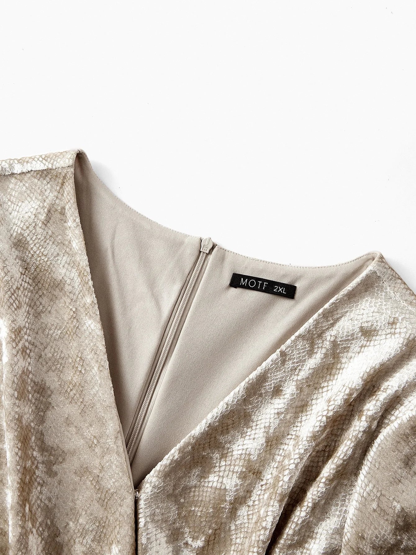 PREMIUM CHRISTMAS PLUS SIZE WOMEN VELVET STRUCTURED DESIGN MIDLENGTH DRESS