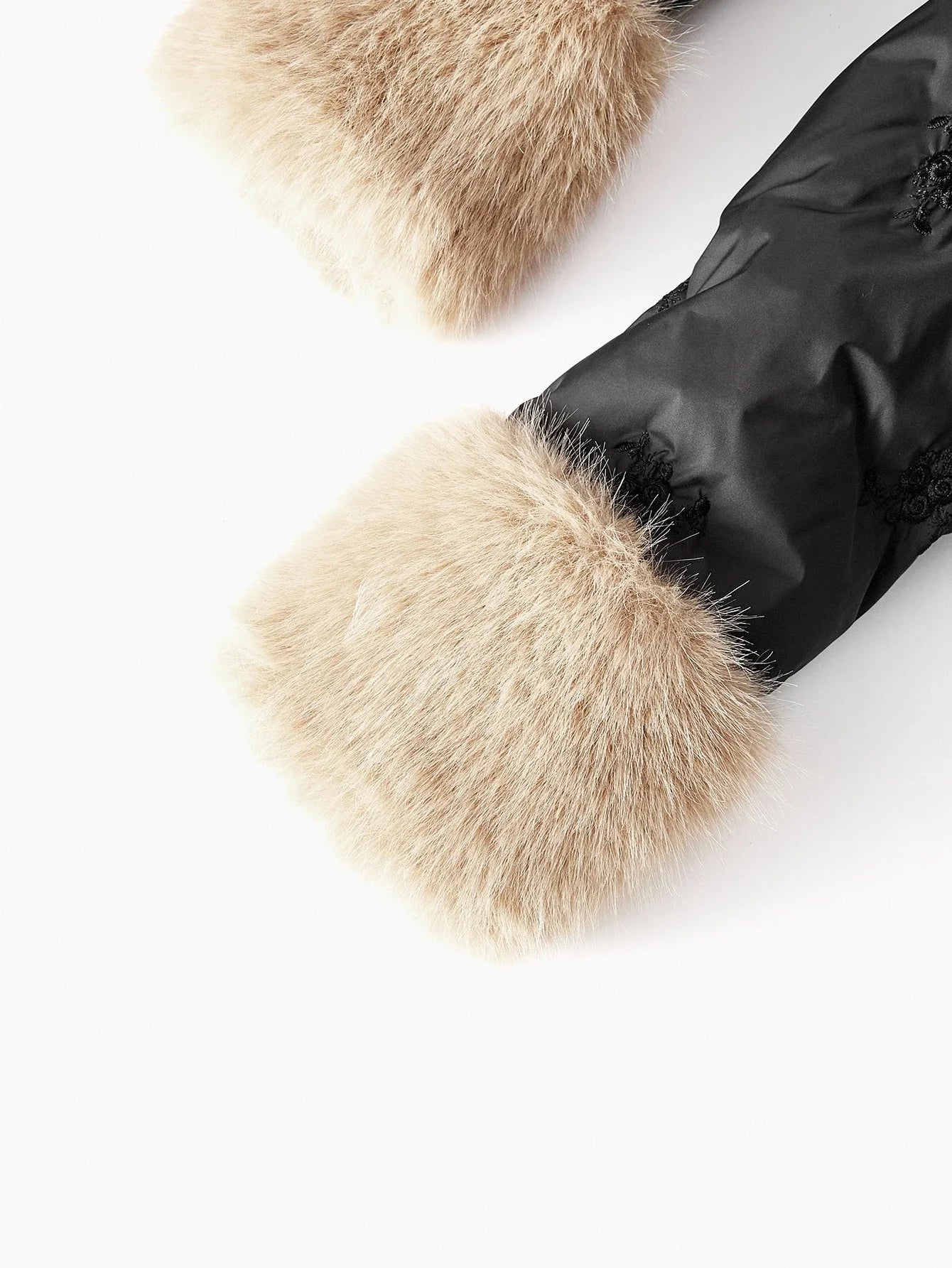 PREMIUM CONTRAST FUZZY TRIM EMBROIDERY WINTER COAT