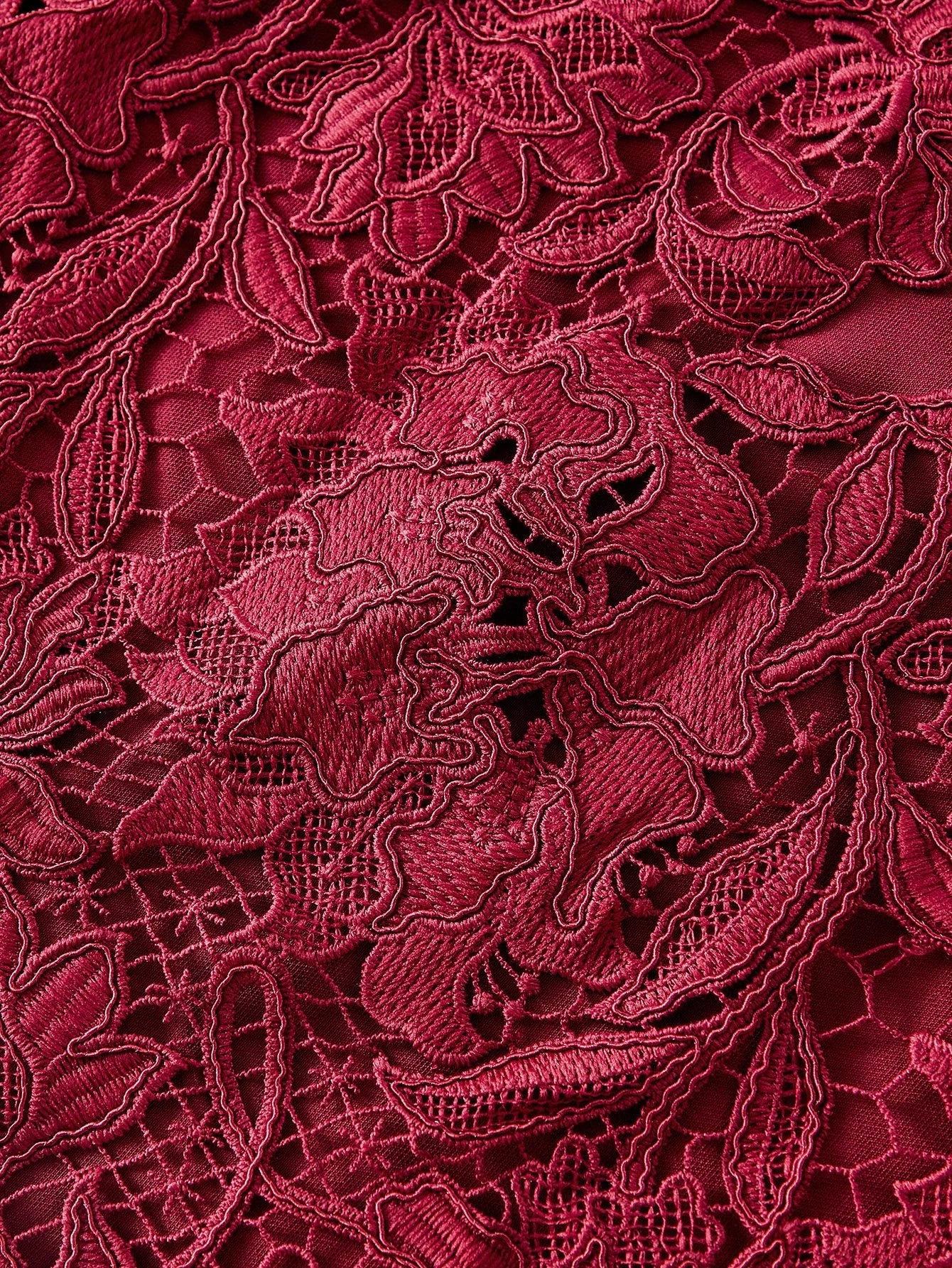 PREMIUM CONTRAST LACE BELTED DRESS