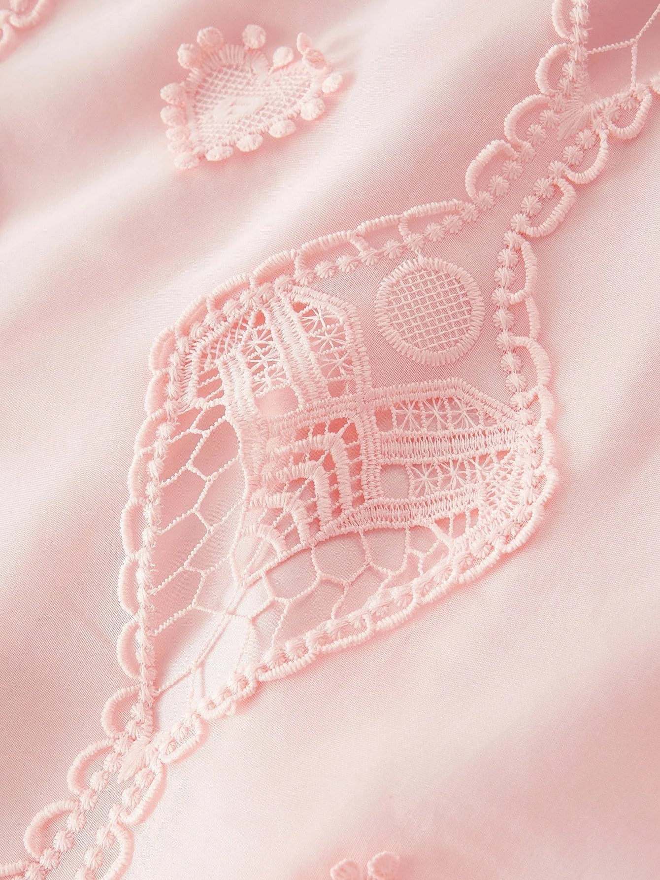 PREMIUM CONTRAST LACE BELTED DRESS