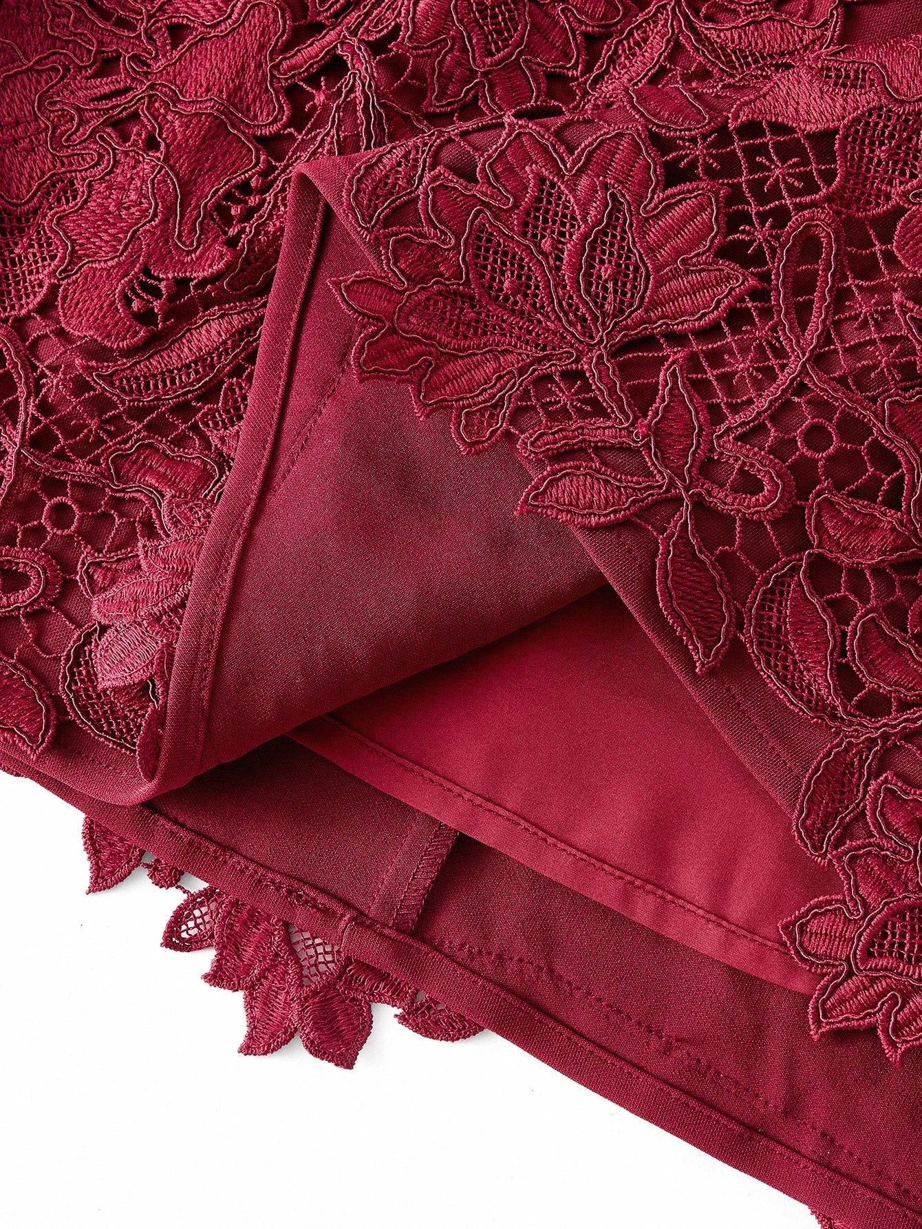 PREMIUM CONTRAST LACE BELTED DRESS