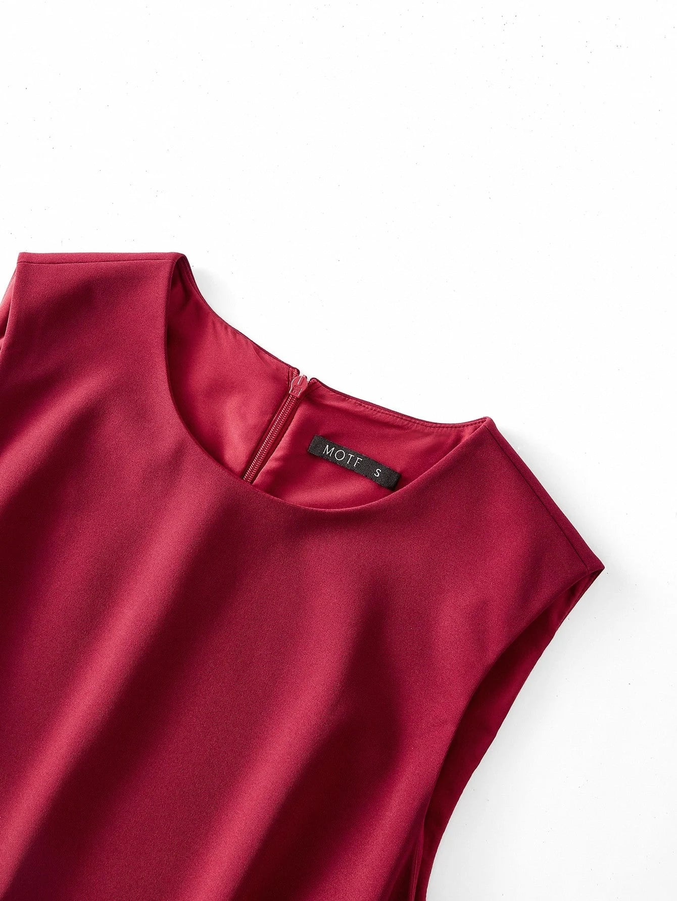 PREMIUM CONTRAST LACE BELTED DRESS