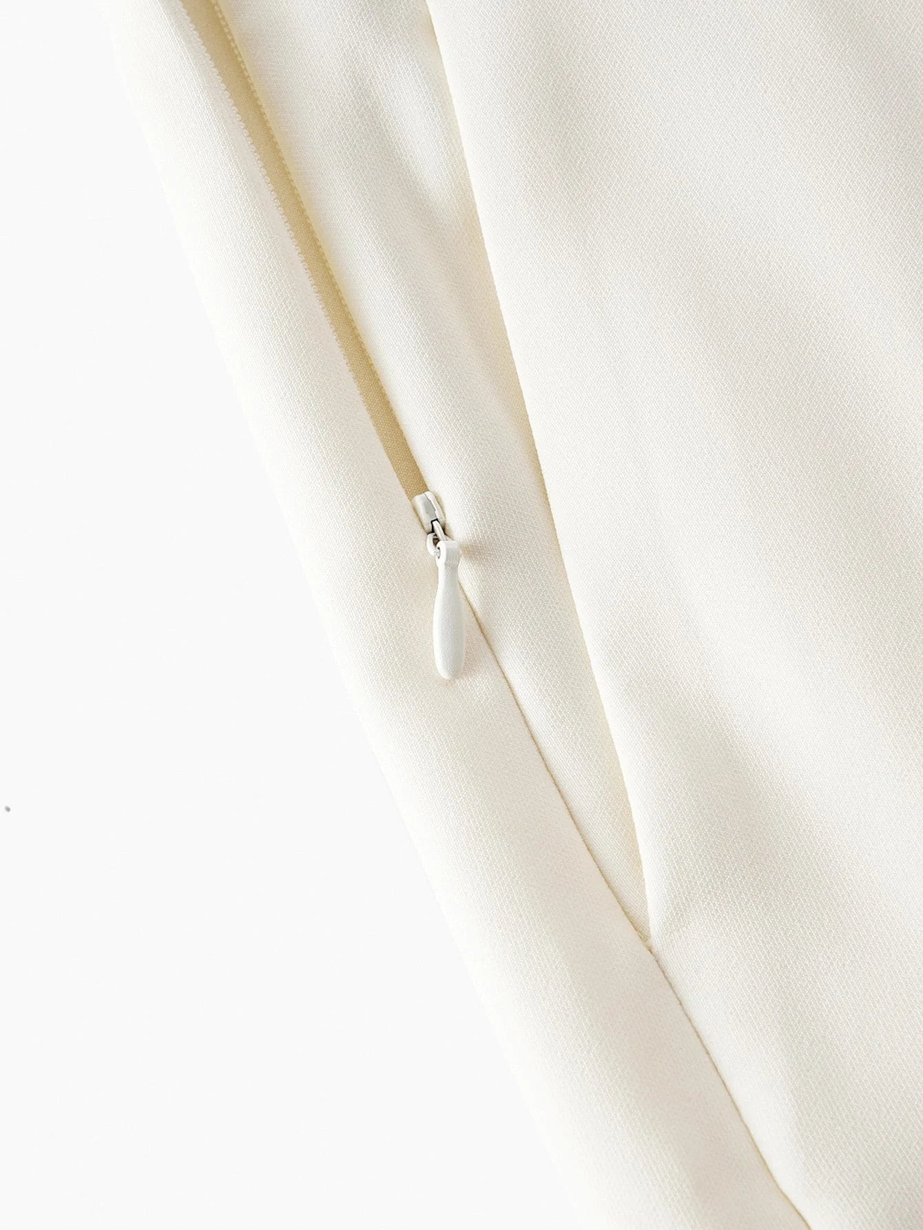 PREMIUM CONTRAST LACE BOW DETAIL JUMPSUIT