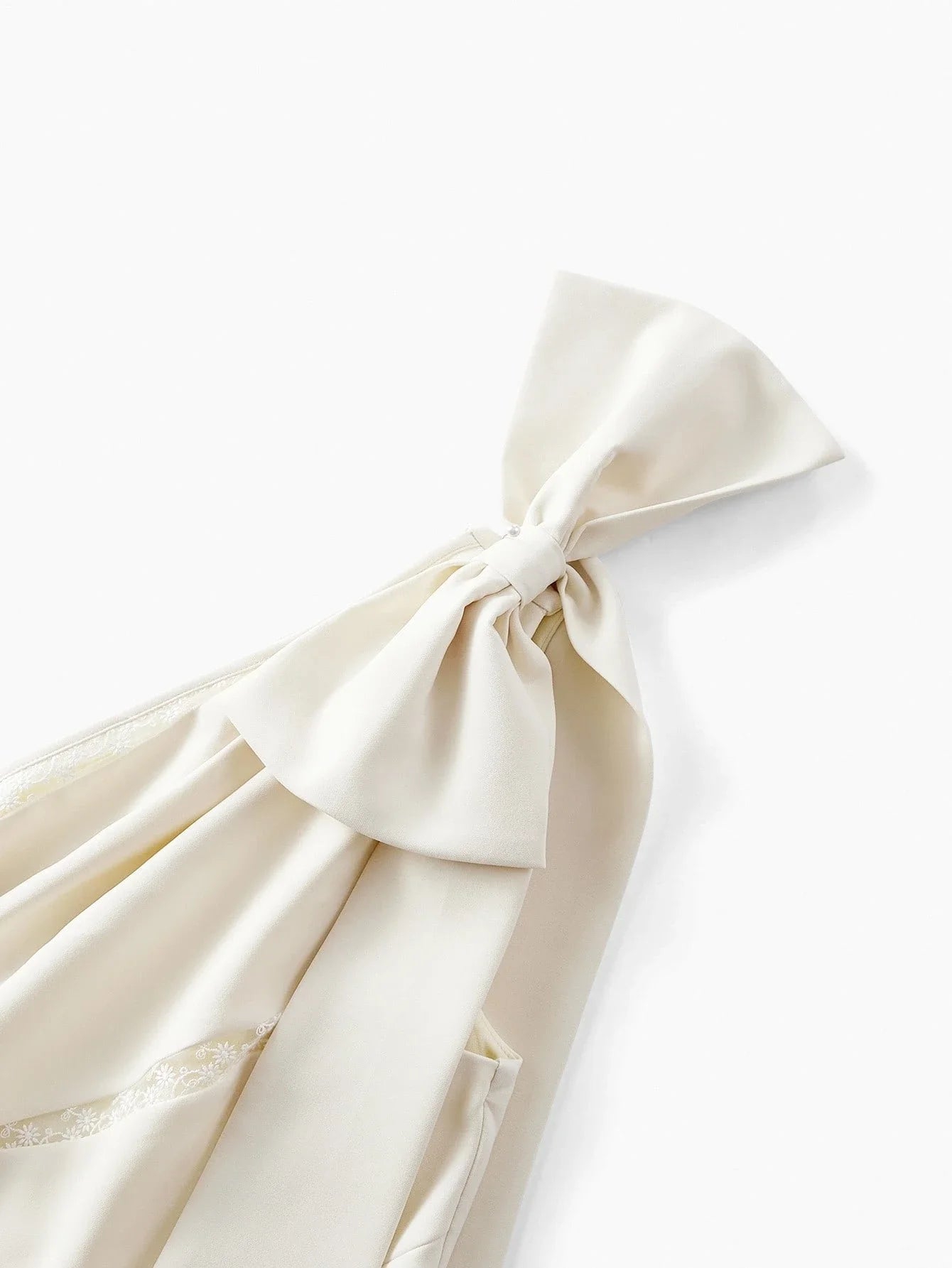 PREMIUM CONTRAST LACE BOW DETAIL JUMPSUIT