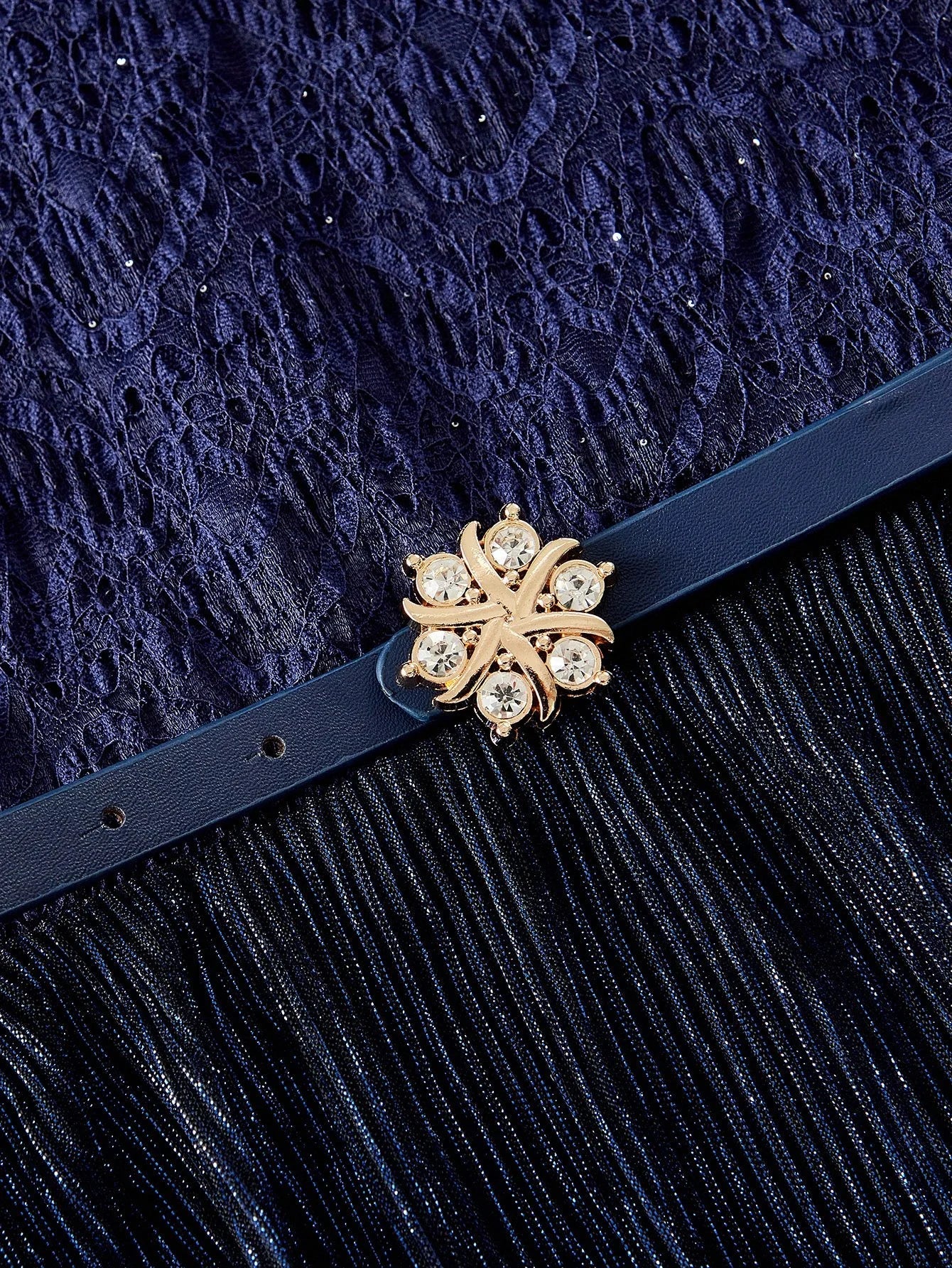 PREMIUM CONTRAST LACE ELEGANT FLOWY DRESS