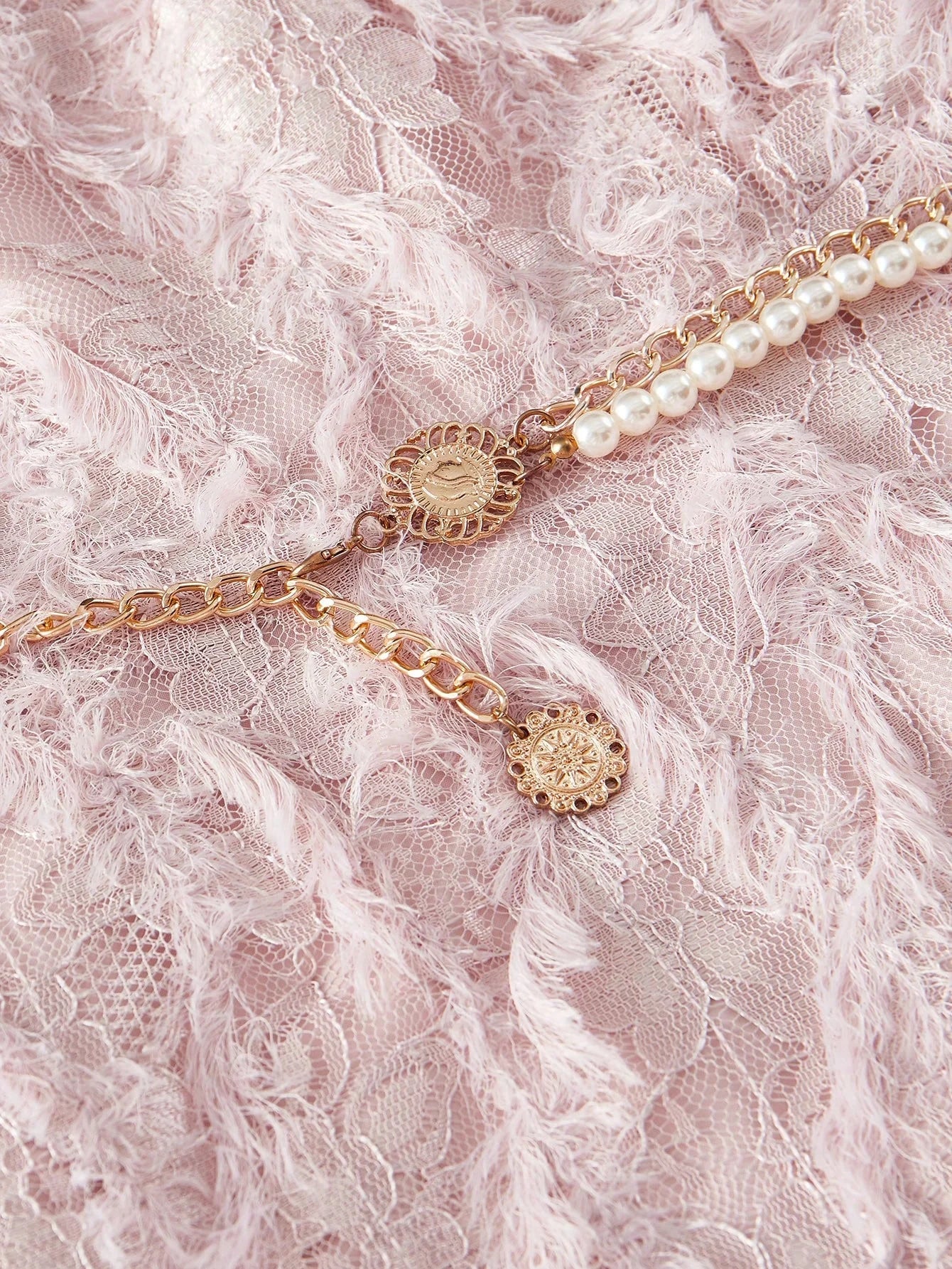 PREMIUM CONTRAST LACE FLOWY DRESS