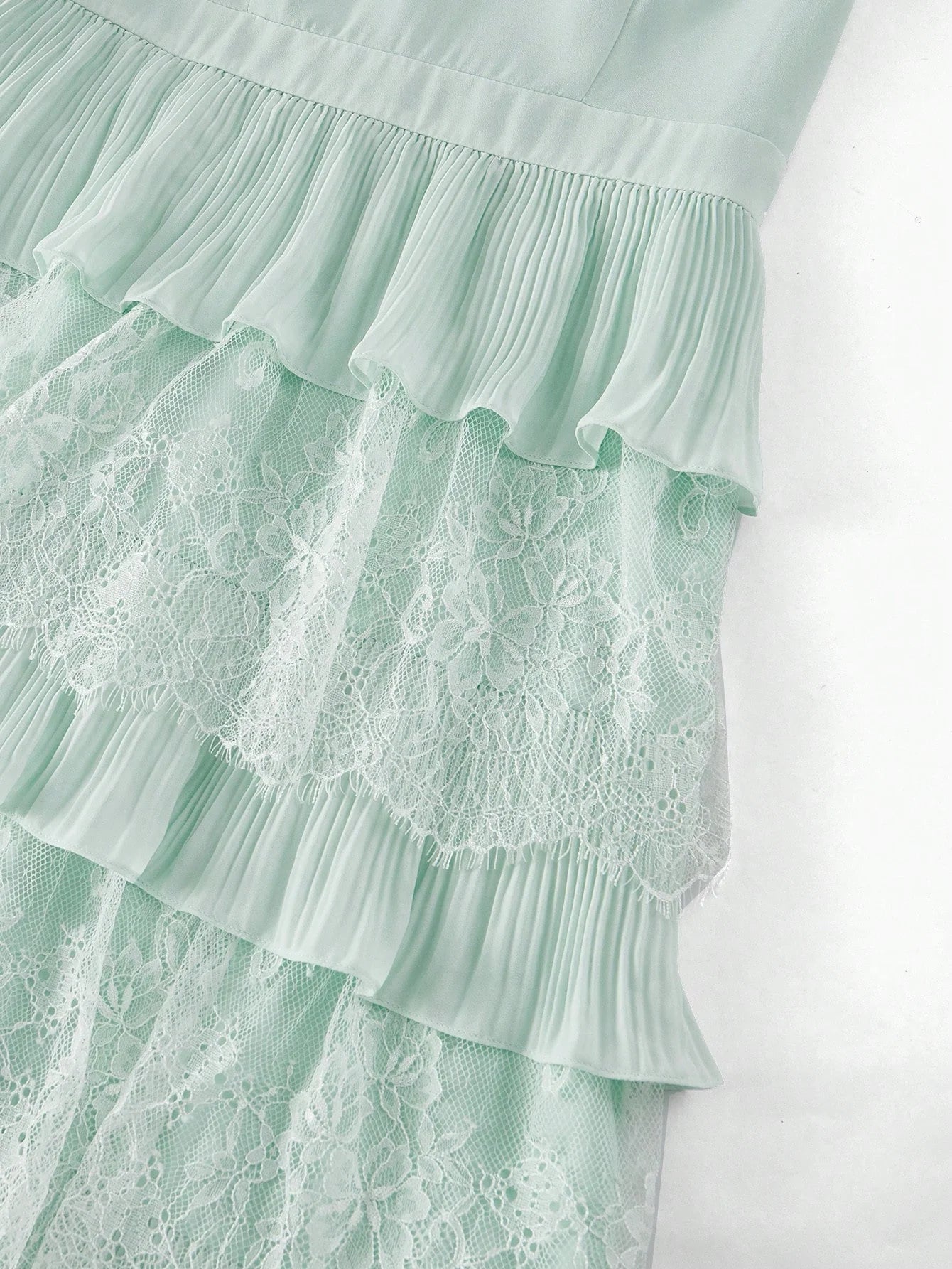 PREMIUM CONTRAST LACE LAYERED RUFFLE HEM DRESS