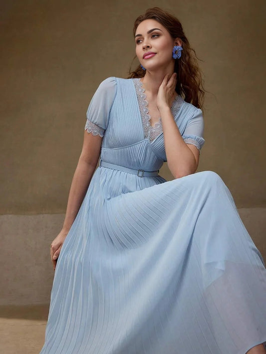 PREMIUM CONTRAST LACE PLEATED DRESS