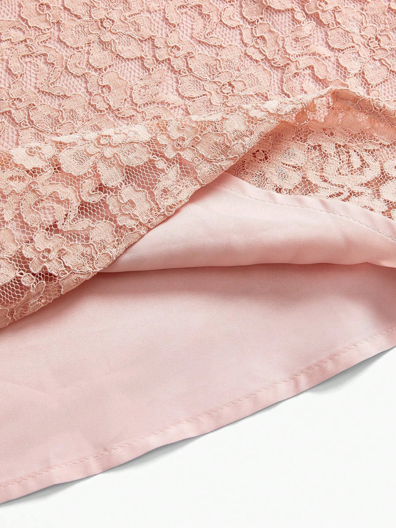 PREMIUM CONTRAST LACE PLEATED HALTERNECK DRESS