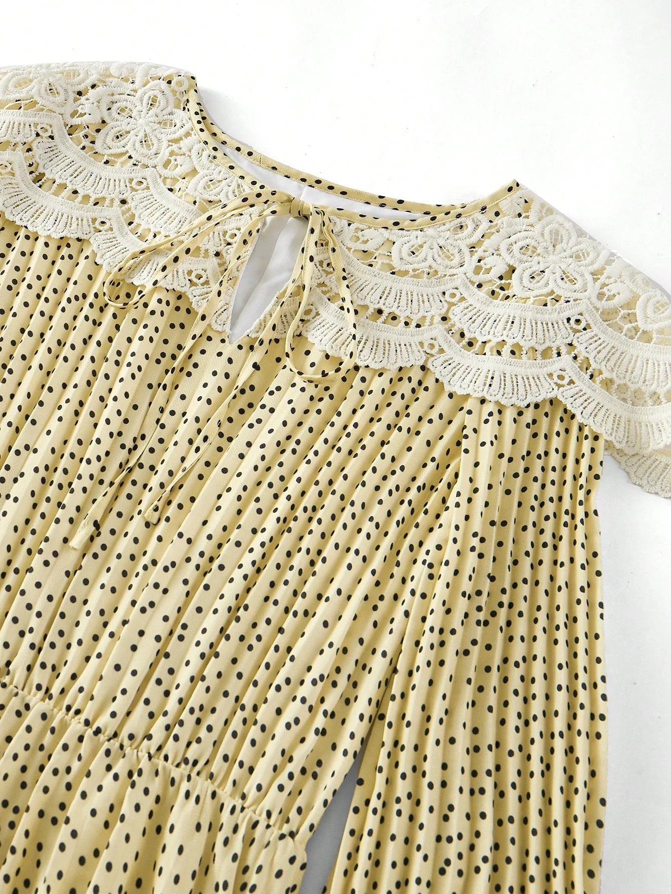 PREMIUM CONTRAST LACE POLKA DOT PLEATED DRESSSPRINGSUMMER