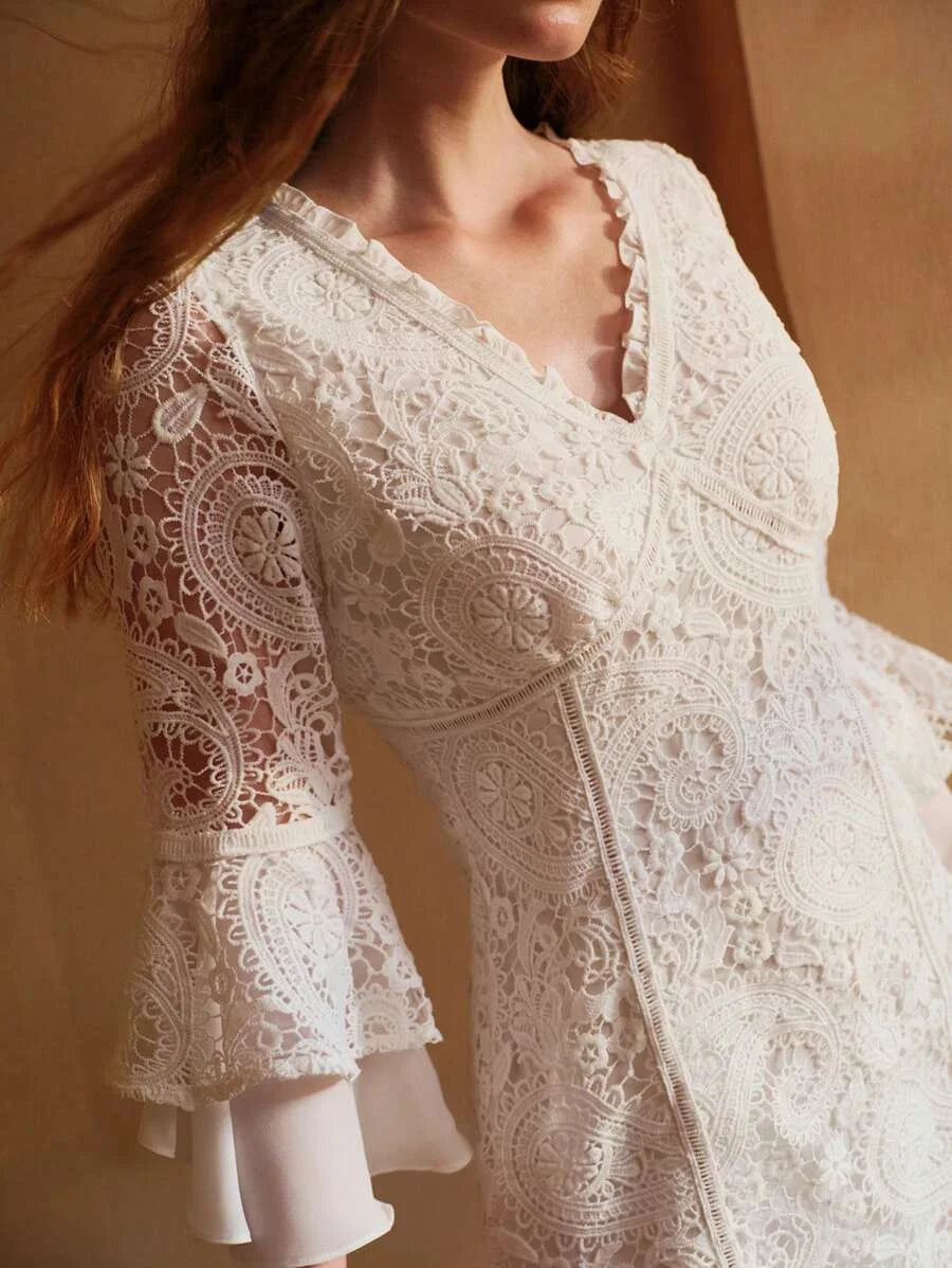 PREMIUM CONTRAST LACE RUFFLE HEM DRESS