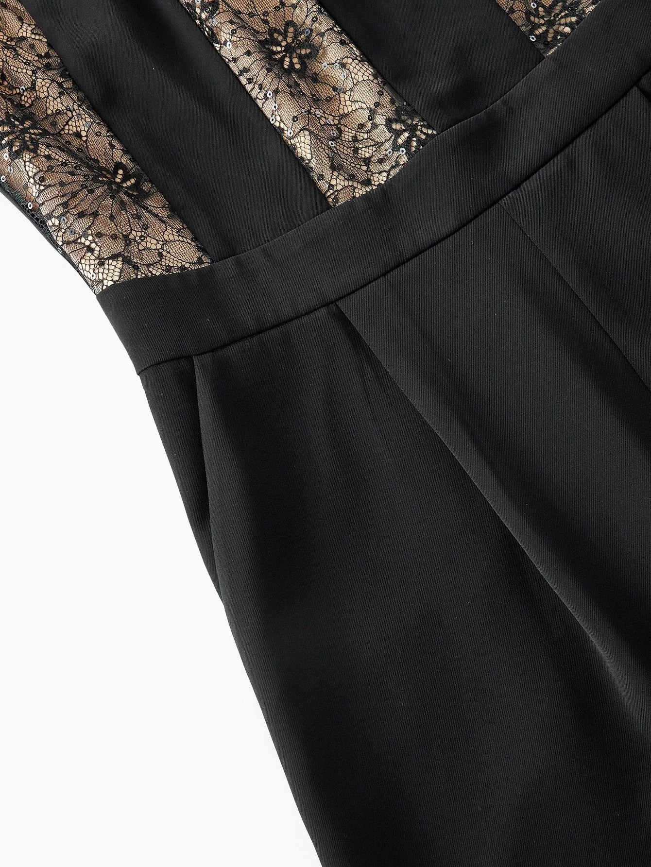 PREMIUM CONTRAST LACE SLEEVELESS JUMPSUIT