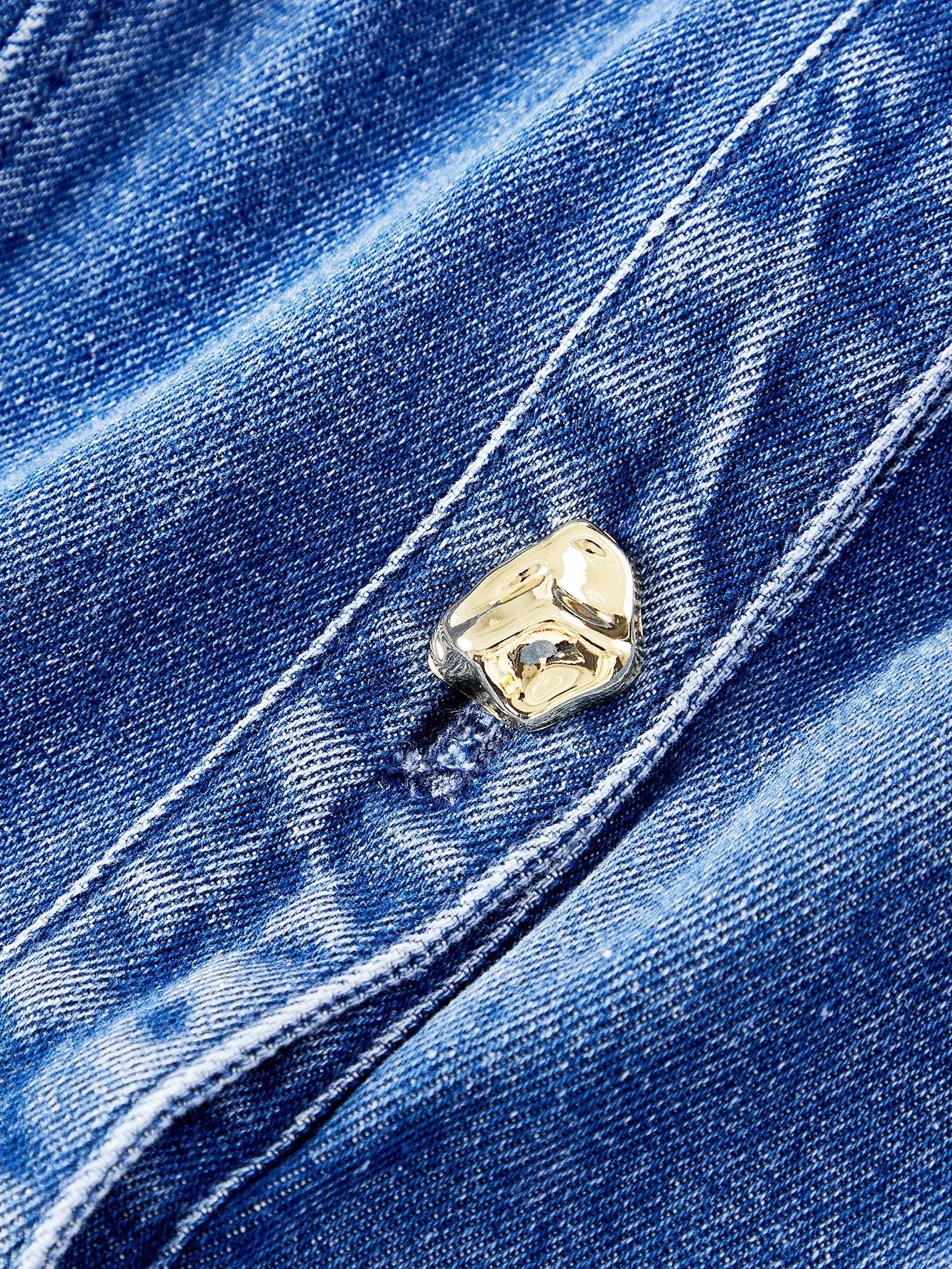 PREMIUM CUTOUT WAIST FLARE HEM SLEEVELESS DENIM DRESS