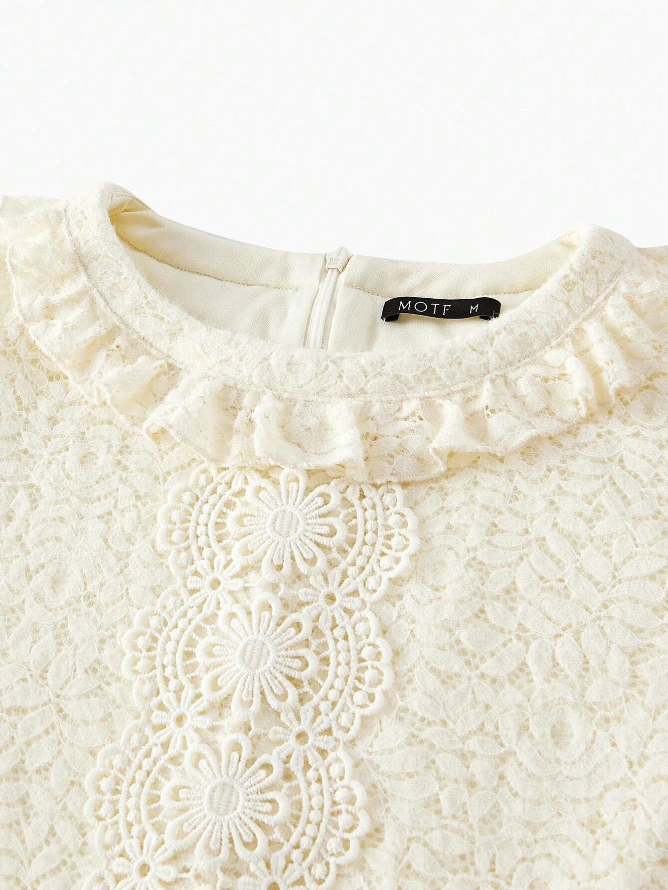 PREMIUM ELEGANT LACE BISHOP SLEEVE DRESS