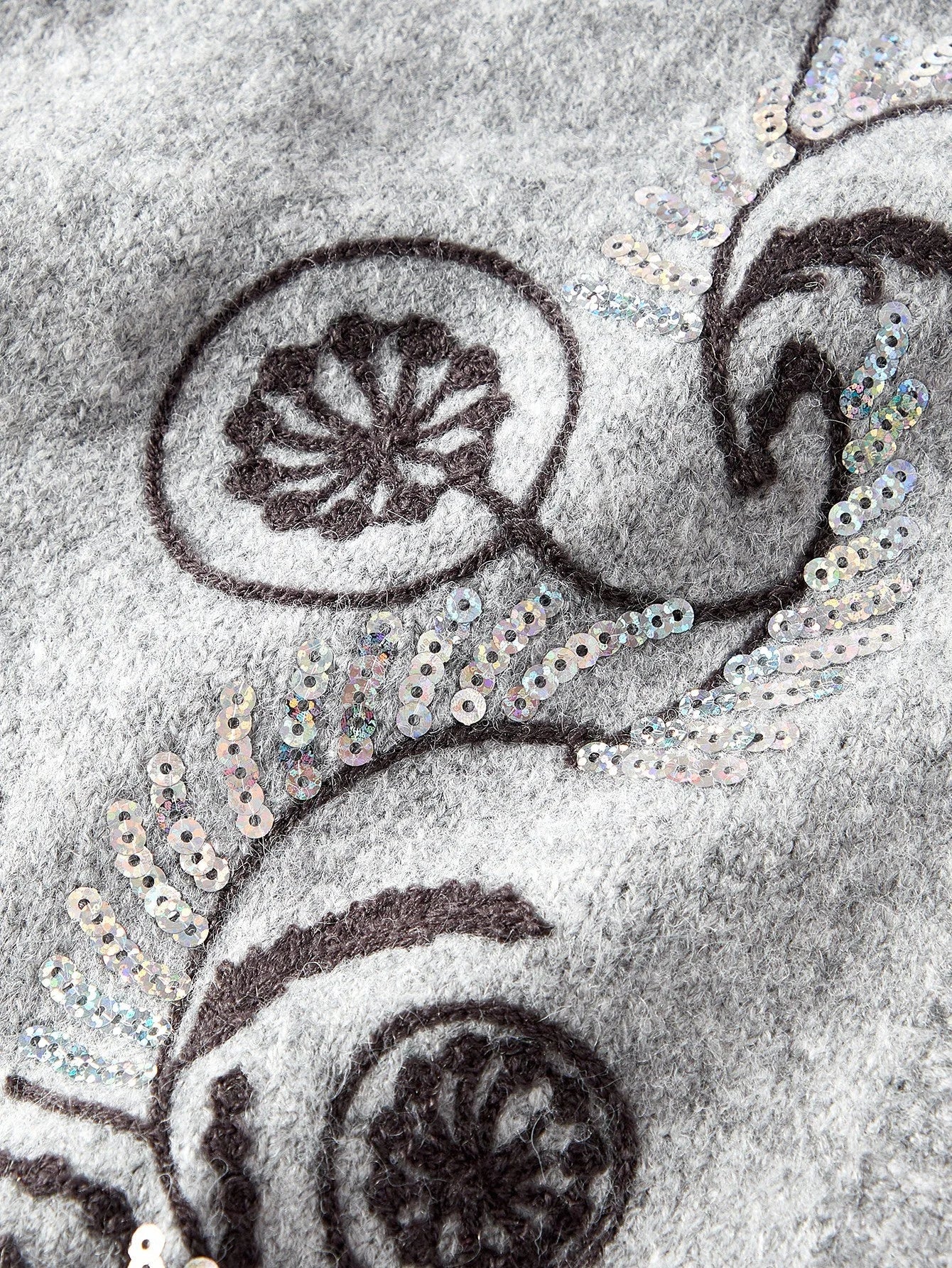 PREMIUM EMBROIDERY CONTRAST SEQUIN CARDIGAN