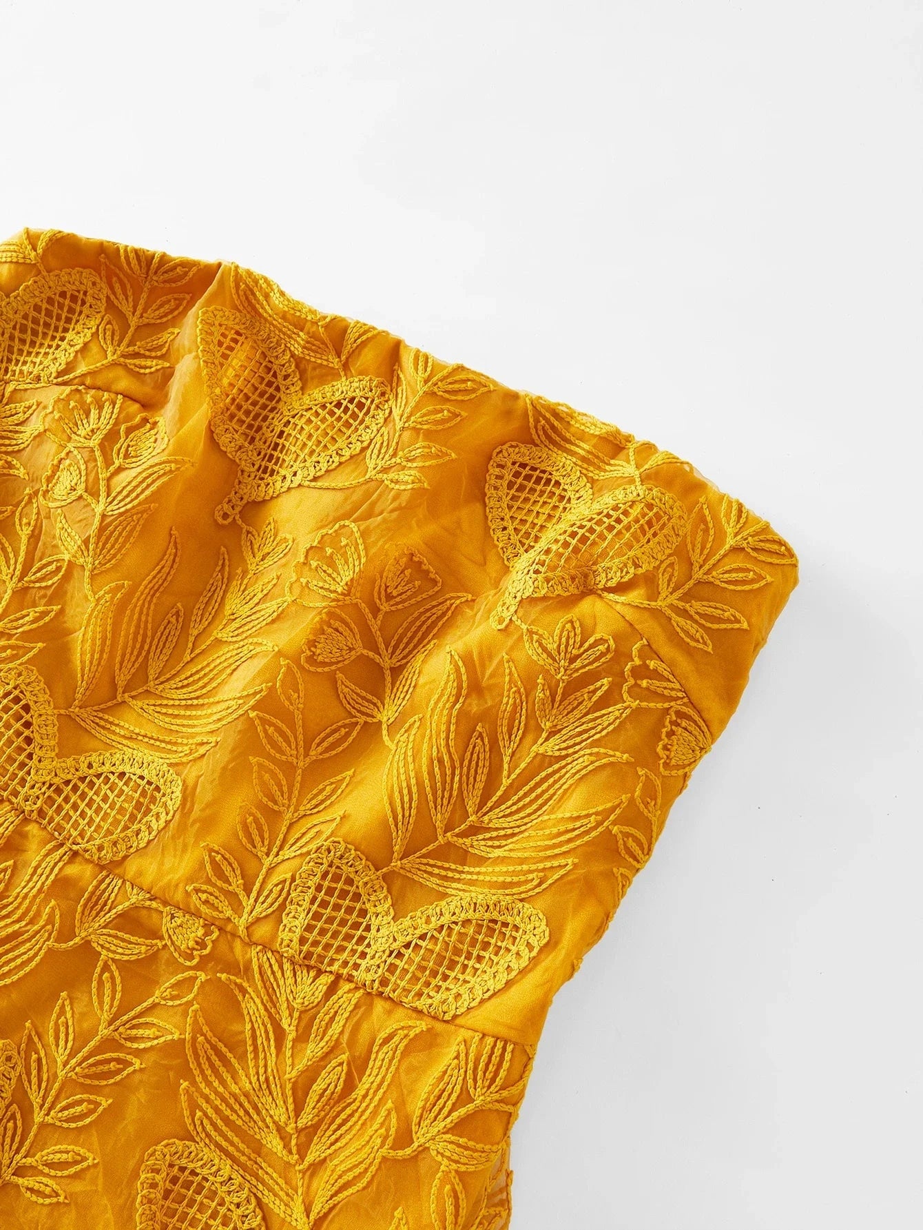 PREMIUM EMBROIDERY MESH RUFFLE HEM DRESS