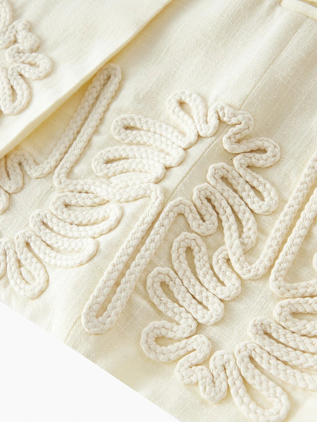 PREMIUM EMBROIDERY PLANTS PATTERN PEAK COLLAR TASSEL BELTED BLAZER