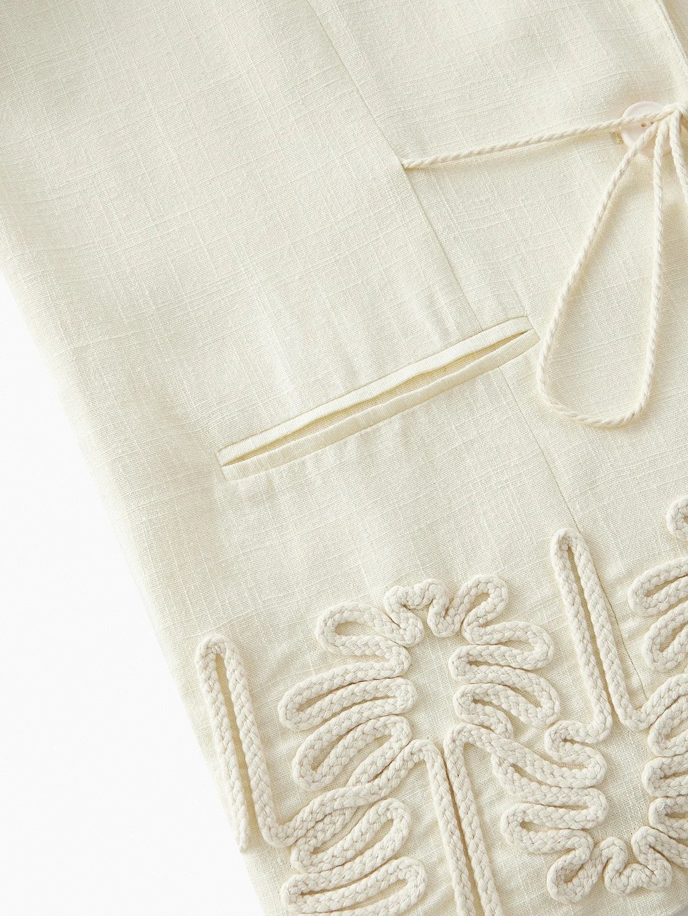 PREMIUM EMBROIDERY PLANTS PATTERN PEAK COLLAR TASSEL BELTED BLAZER