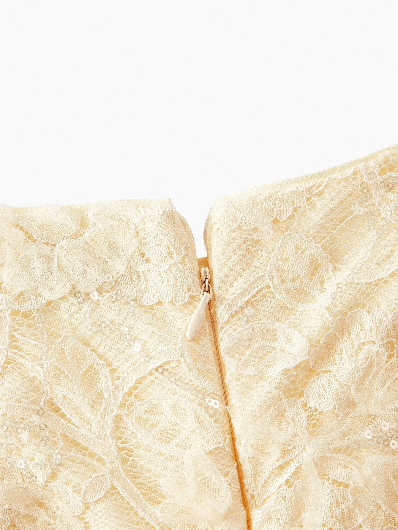 PREMIUM FAUX PEARL DETAIL PLEATED DRESS