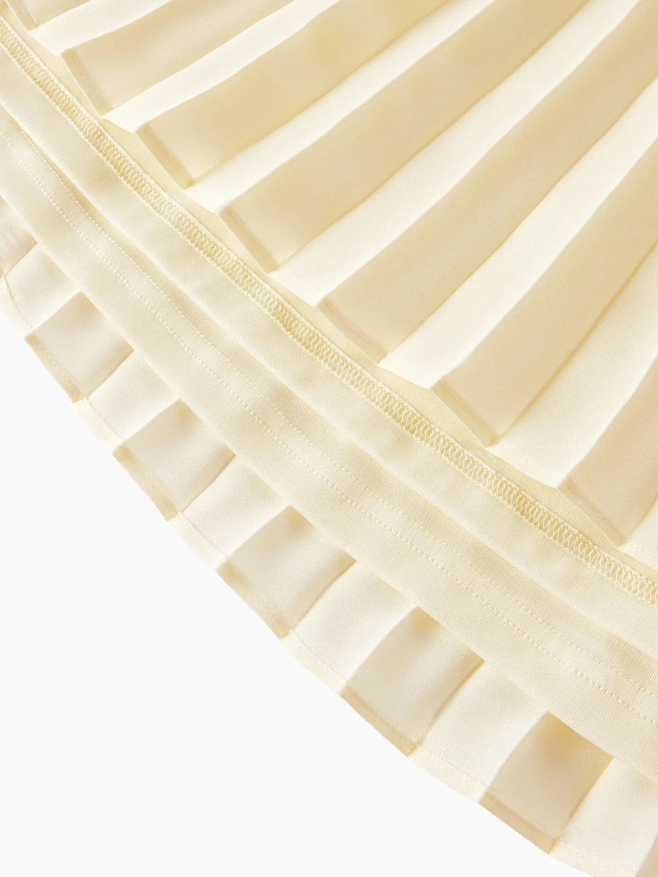 PREMIUM FAUX PEARL DETAIL PLEATED DRESS