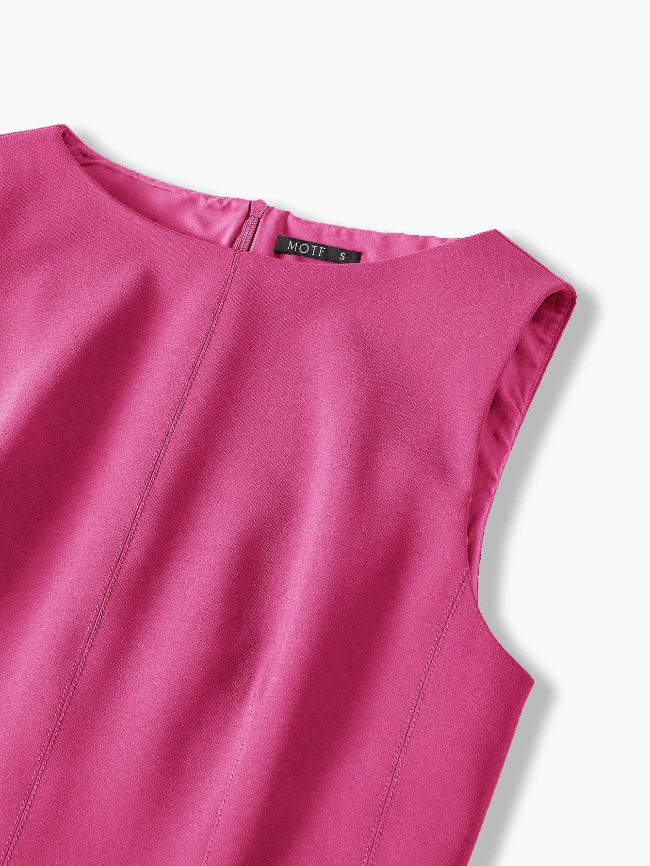 PREMIUM FITTED SLEEVELESS DRESS