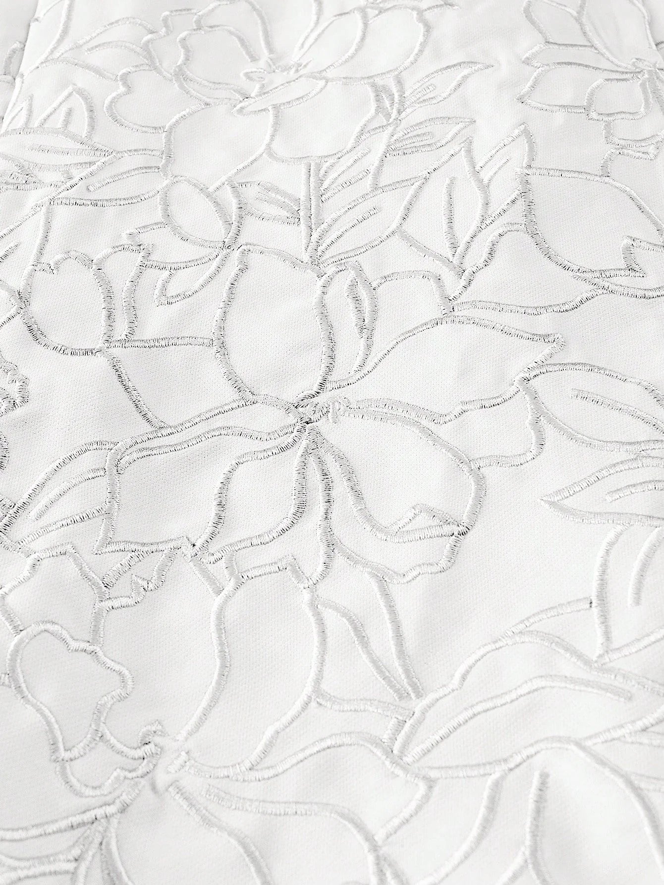 PREMIUM FLORAL EMBROIDERED FITTED MERMAID HEM DRESS