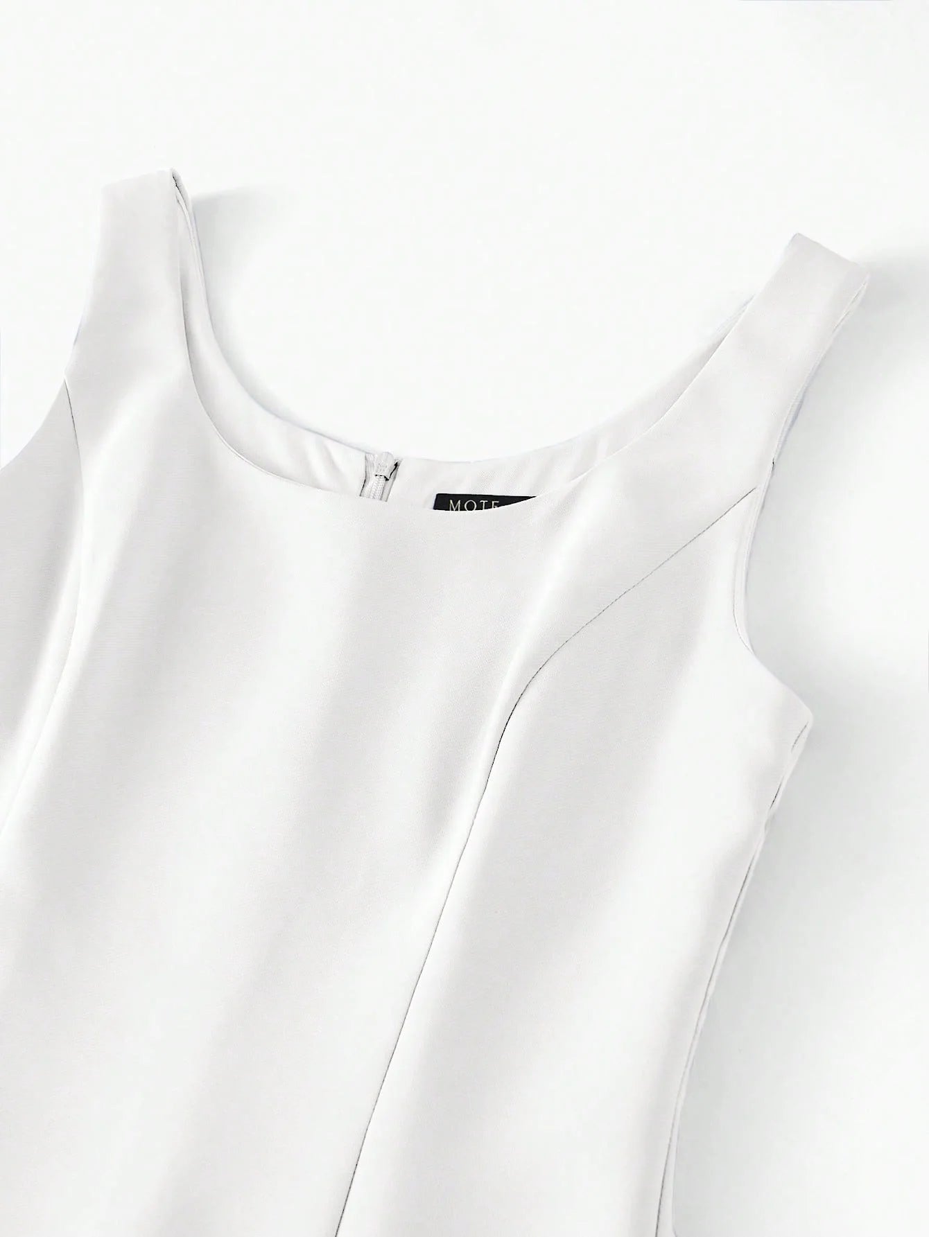 PREMIUM FLORAL EMBROIDERED FITTED MERMAID HEM DRESS