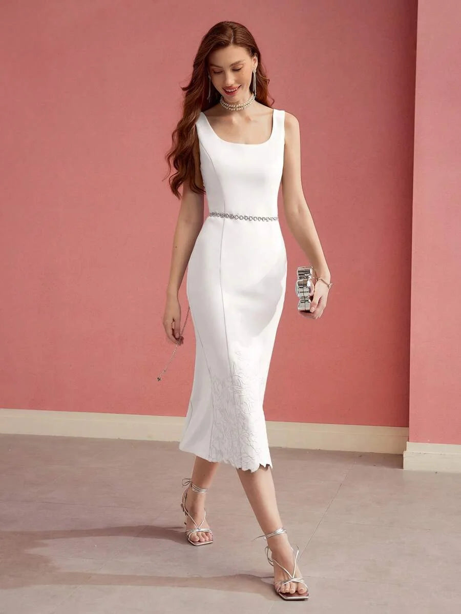 PREMIUM FLORAL EMBROIDERED FITTED MERMAID HEM DRESS