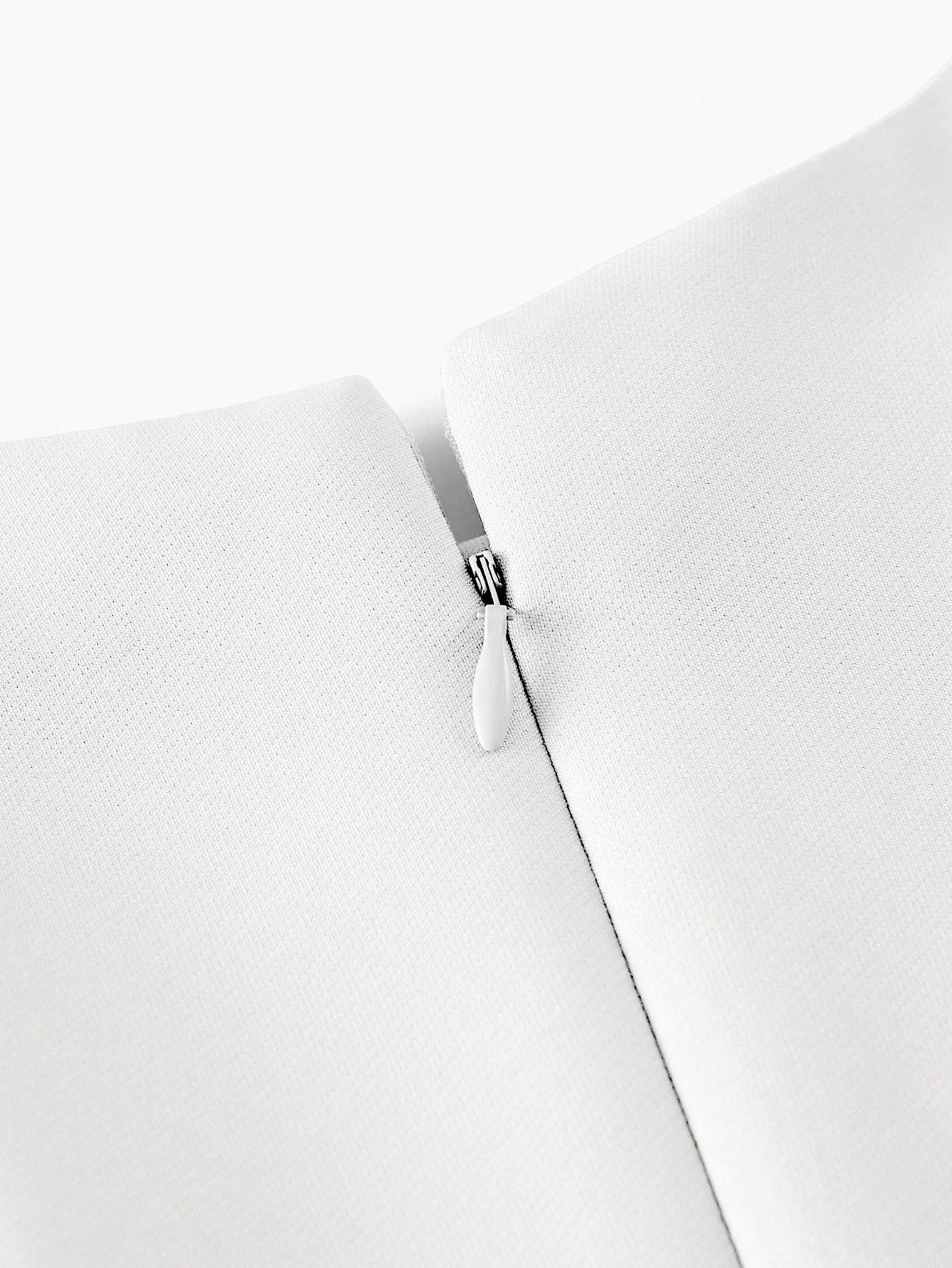 PREMIUM FLORAL EMBROIDERED FITTED MERMAID HEM DRESS