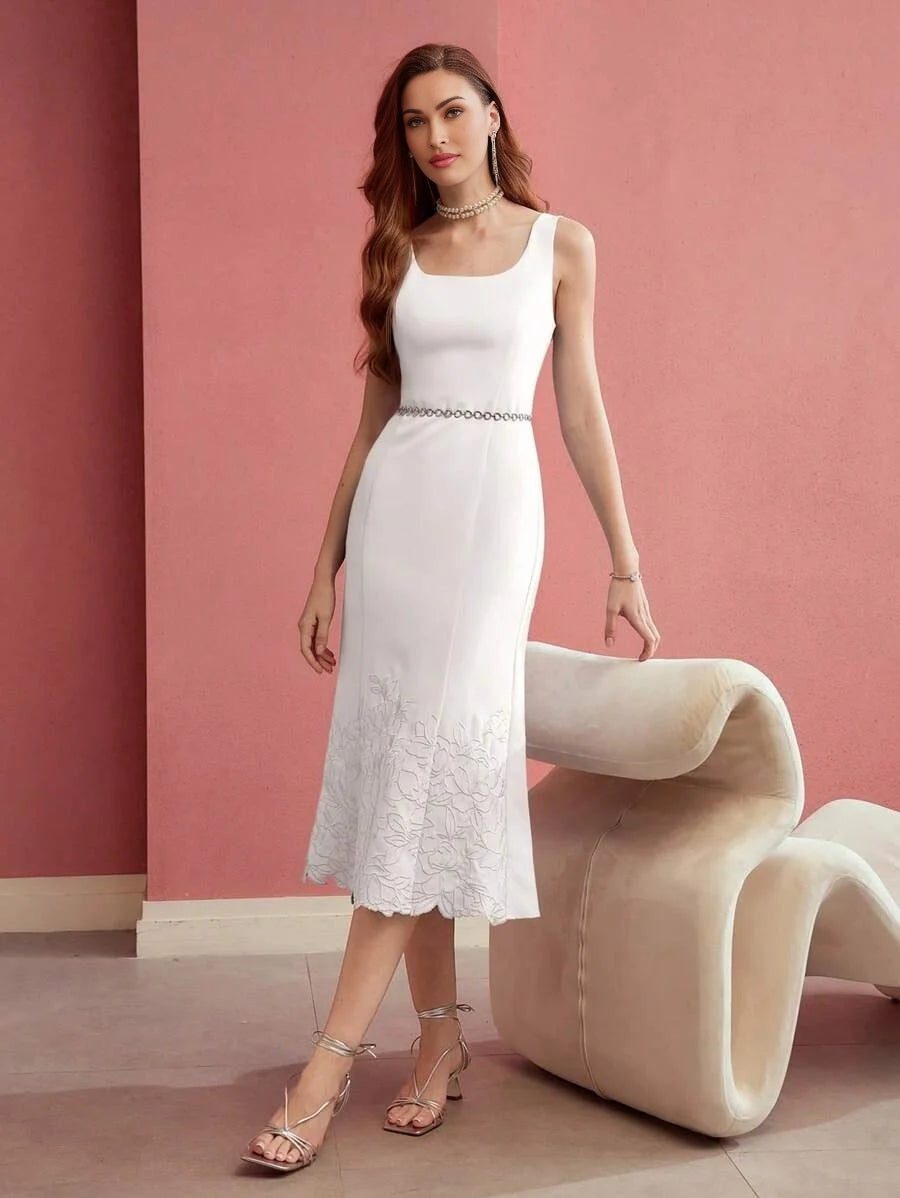 PREMIUM FLORAL EMBROIDERED FITTED MERMAID HEM DRESS