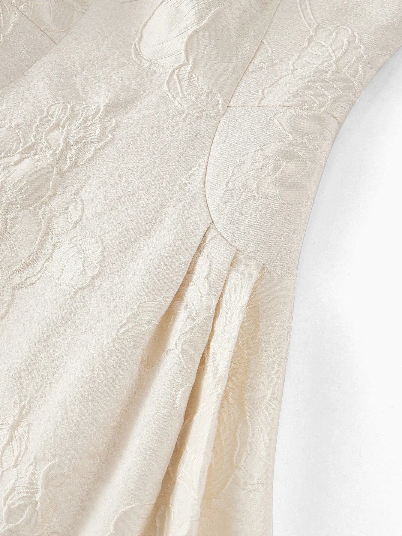 PREMIUM FLORAL JACQUARD FITTED WAIST DRESS