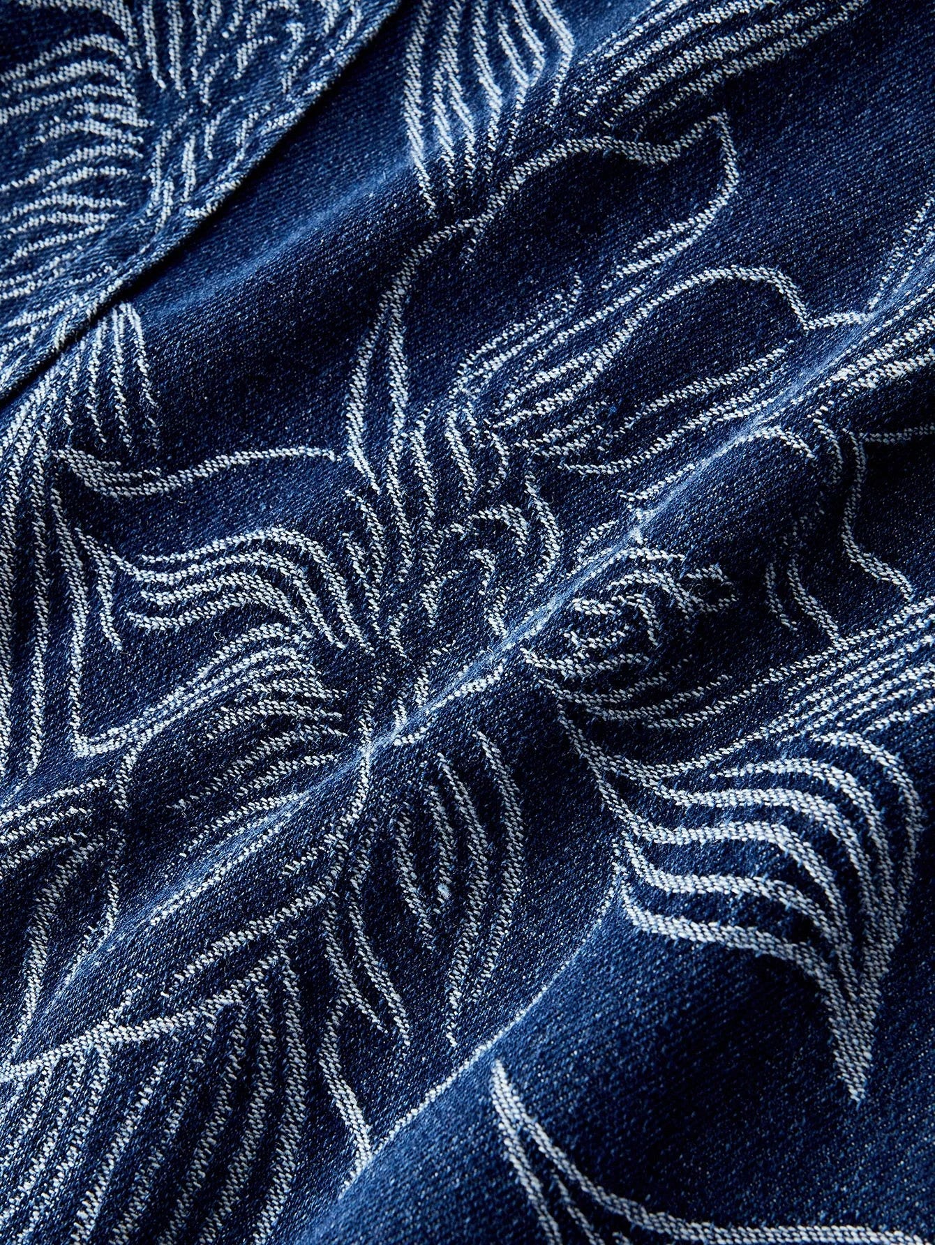 PREMIUM FLORAL PRINT FAUX PEARL BUCKLE BELTED DENIM DRESS