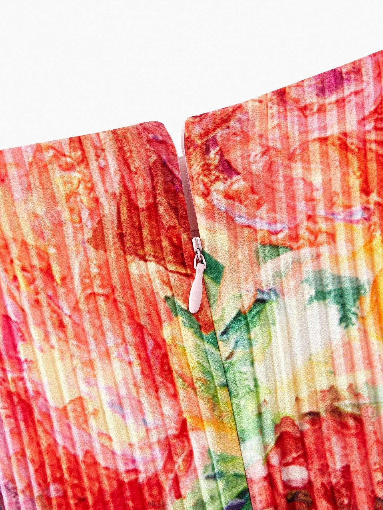 PREMIUM FLORAL PRINT PLEATED DRESS