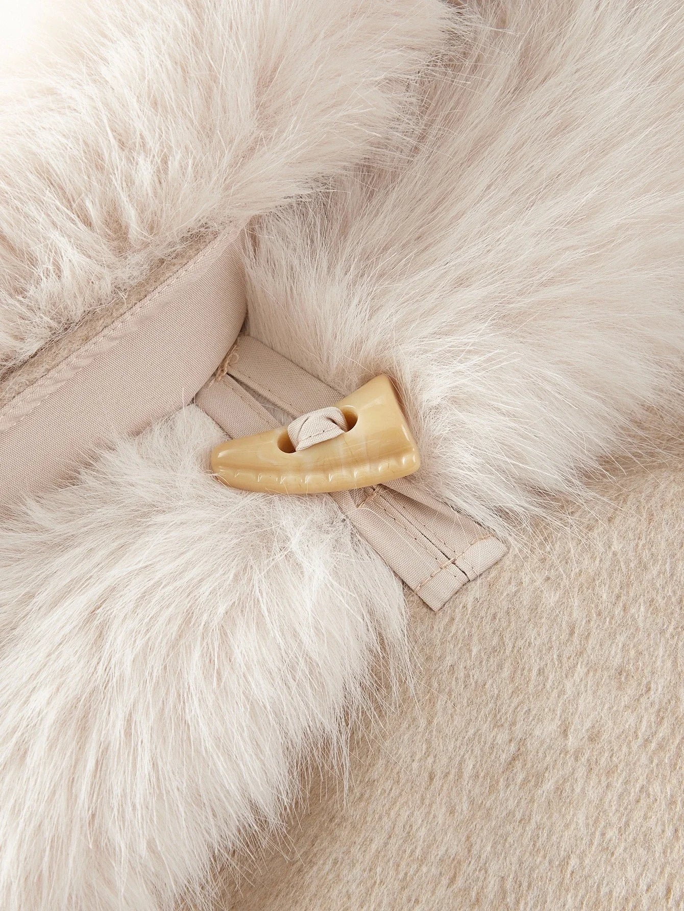 PREMIUM FUZZY TRIM DECORATED BUTTON ELEGANT AND SOPHISTICATED FAUX FUR CLOAK