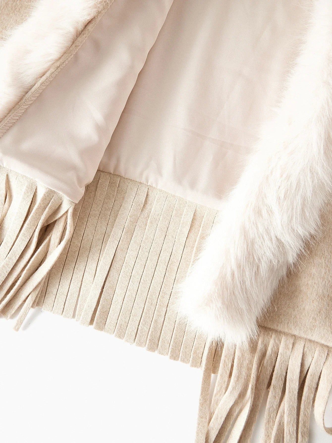 PREMIUM FUZZY TRIM DECORATED BUTTON ELEGANT AND SOPHISTICATED FAUX FUR CLOAK