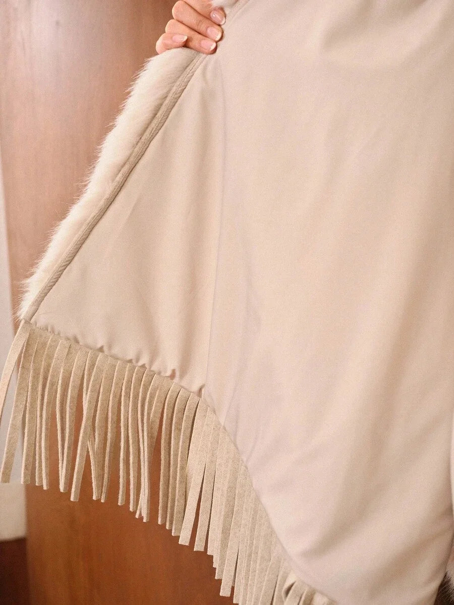 PREMIUM FUZZY TRIM DECORATED BUTTON ELEGANT AND SOPHISTICATED FAUX FUR CLOAK