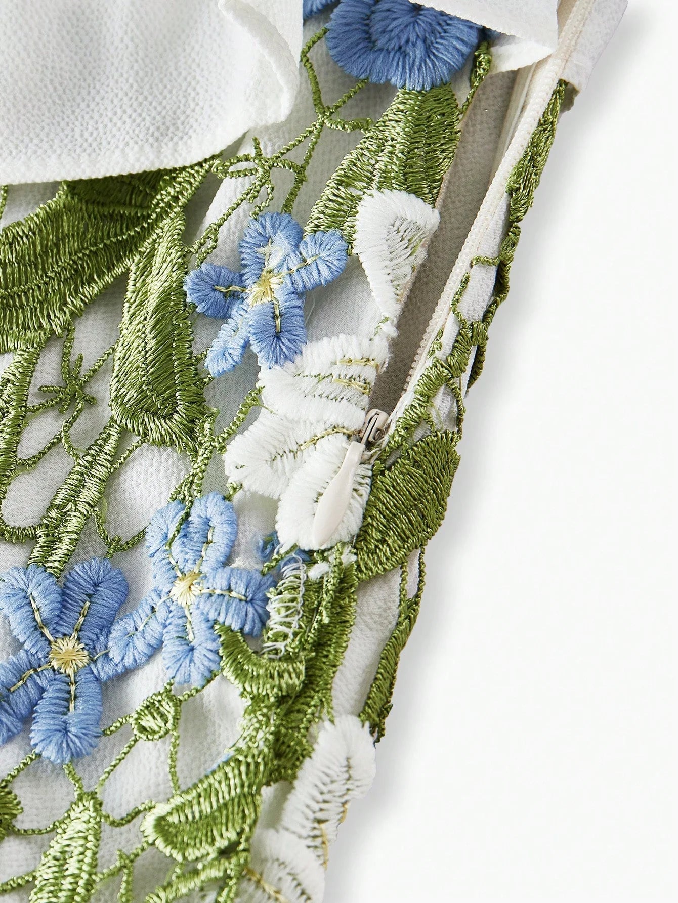 PREMIUM GUIPURE LACE RUFFLE TRIM DRESS