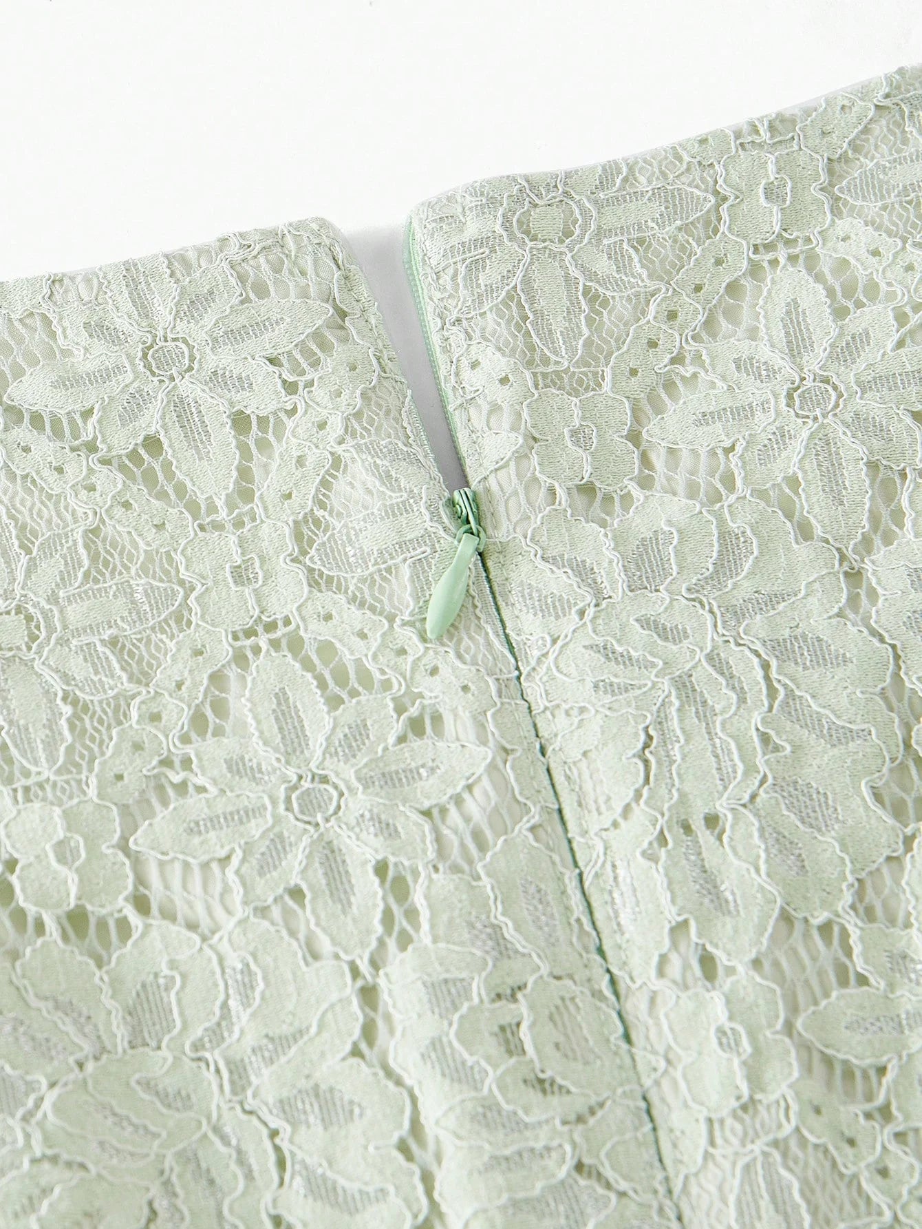 PREMIUM LACE PUFF SLEEVE DRESS