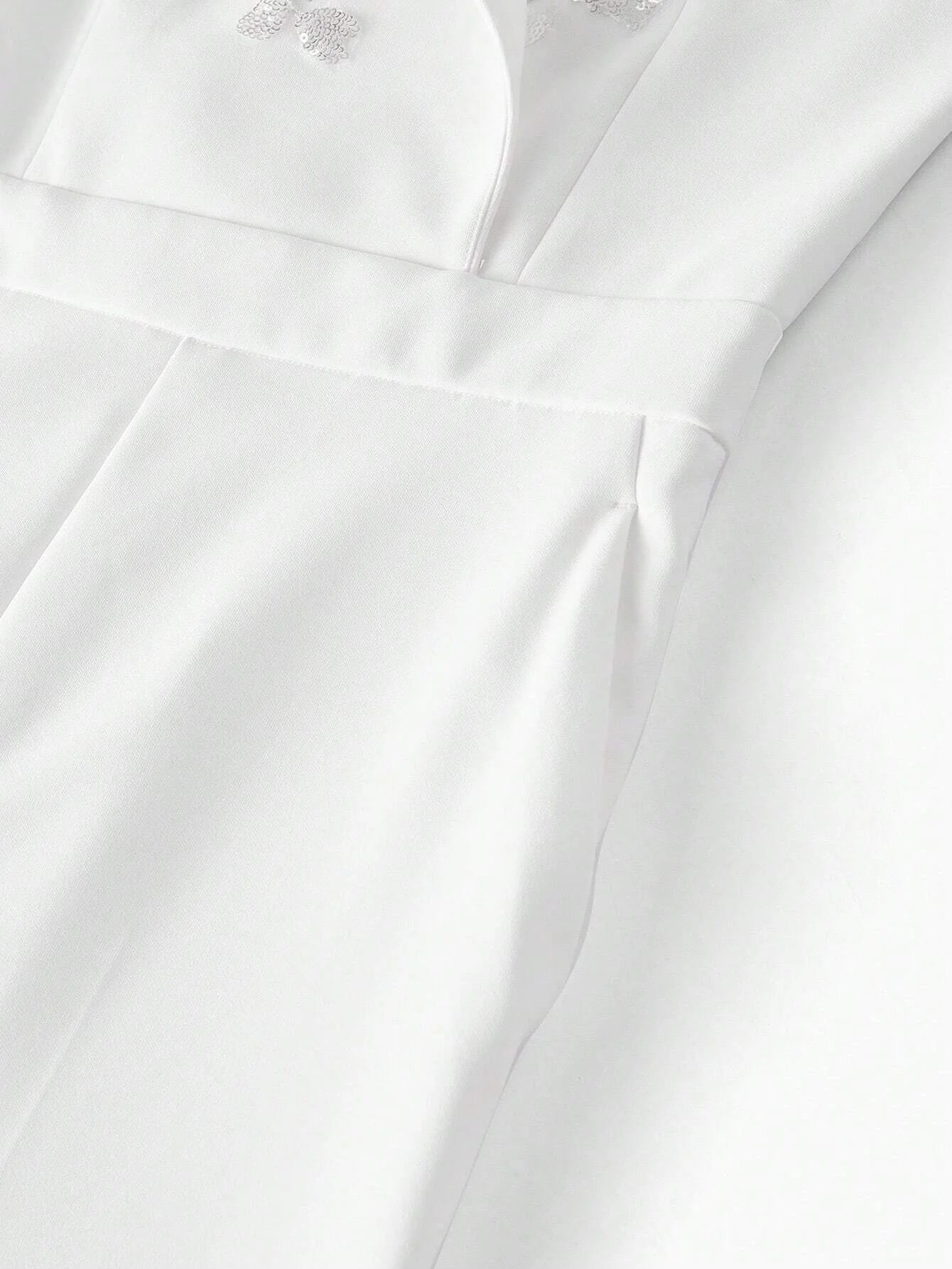 PREMIUM PEAK COLLAR CONTRAST SEQUIN DETAIL SEAM FRONT JUMPSUIT