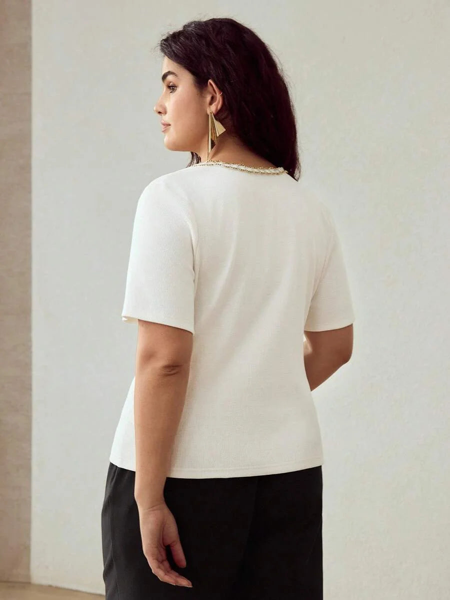 PREMIUM PLUS SIZE CONTRAST BEADED TRIM SHORT SLEEVE TEE