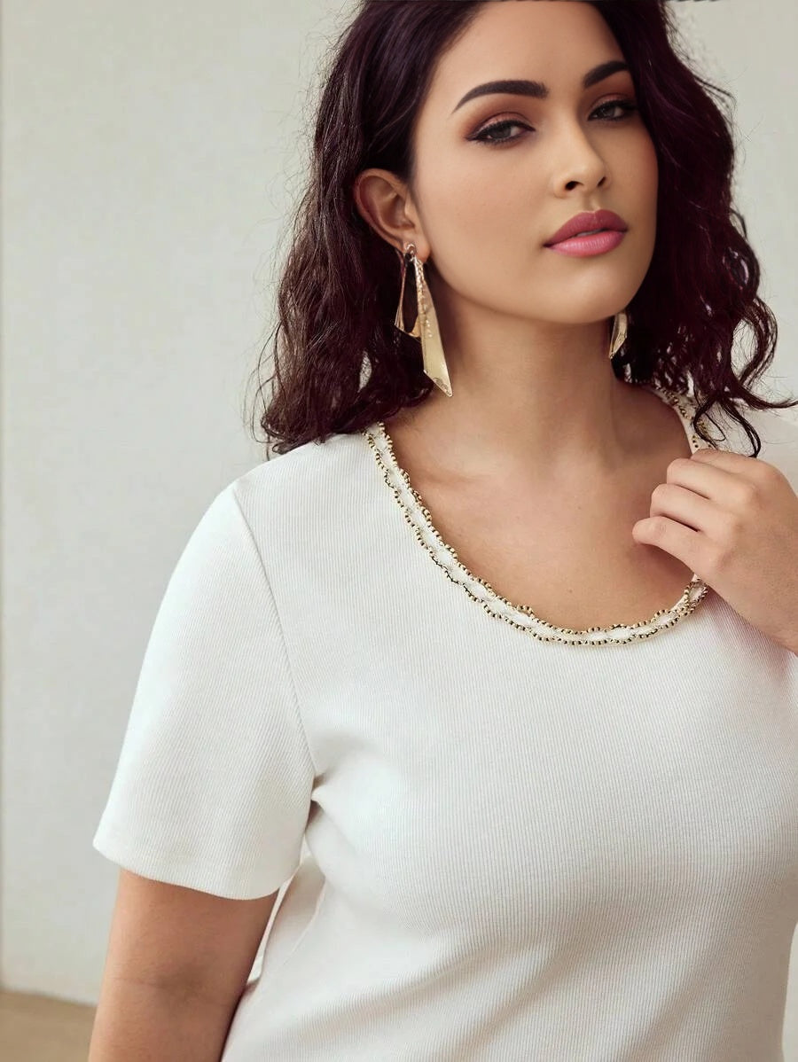 PREMIUM PLUS SIZE CONTRAST BEADED TRIM SHORT SLEEVE TEE