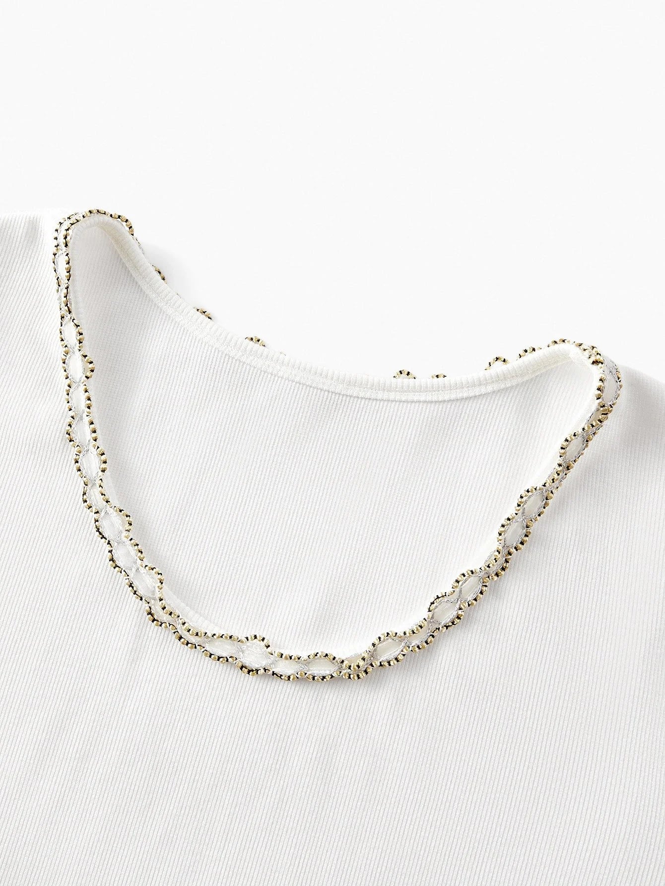 PREMIUM PLUS SIZE CONTRAST BEADED TRIM SHORT SLEEVE TEE