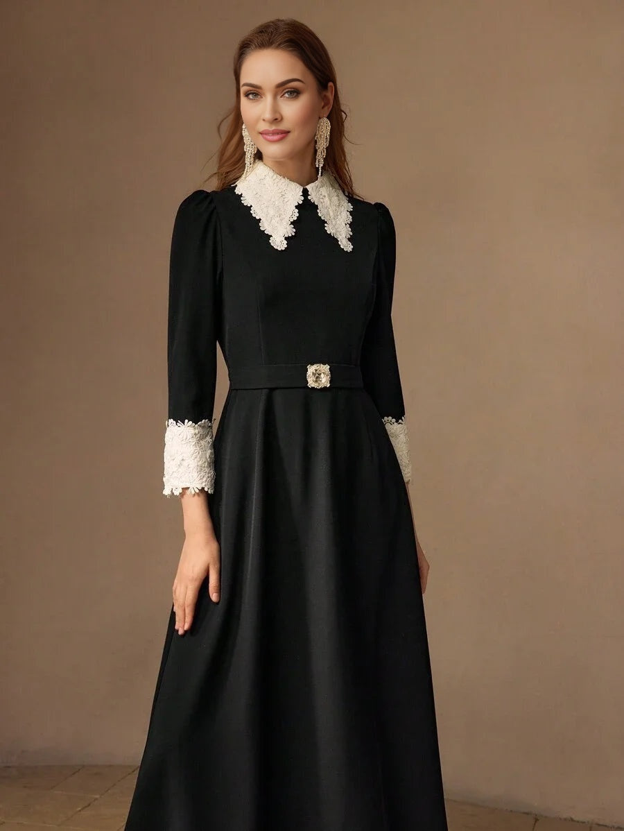 PREMIUM RHINESTONE DECOR COLOR BLOCK CONTRAST LACE DRESS