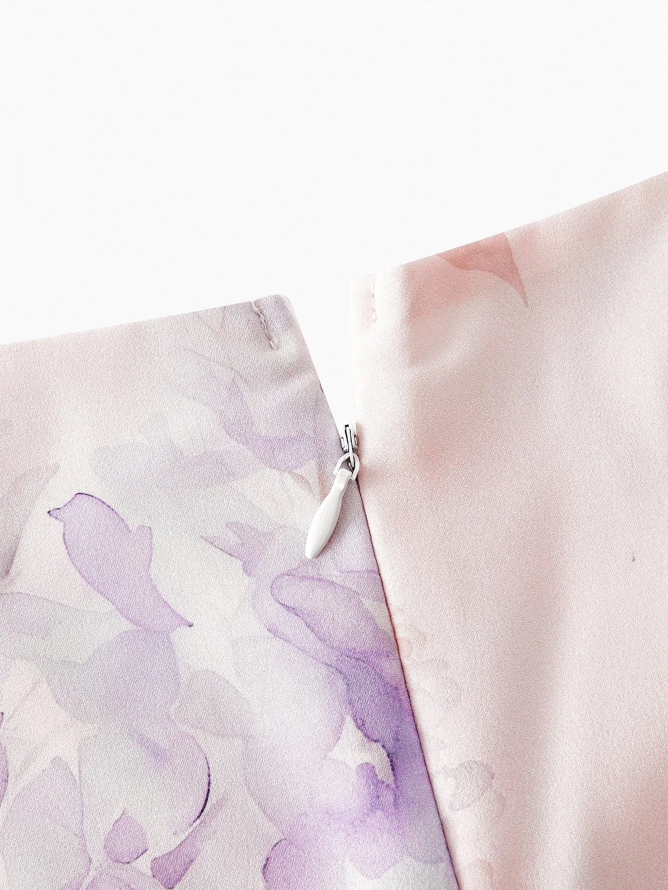 PREMIUM RUFFLE TRIM FLORAL PRINT DRESS